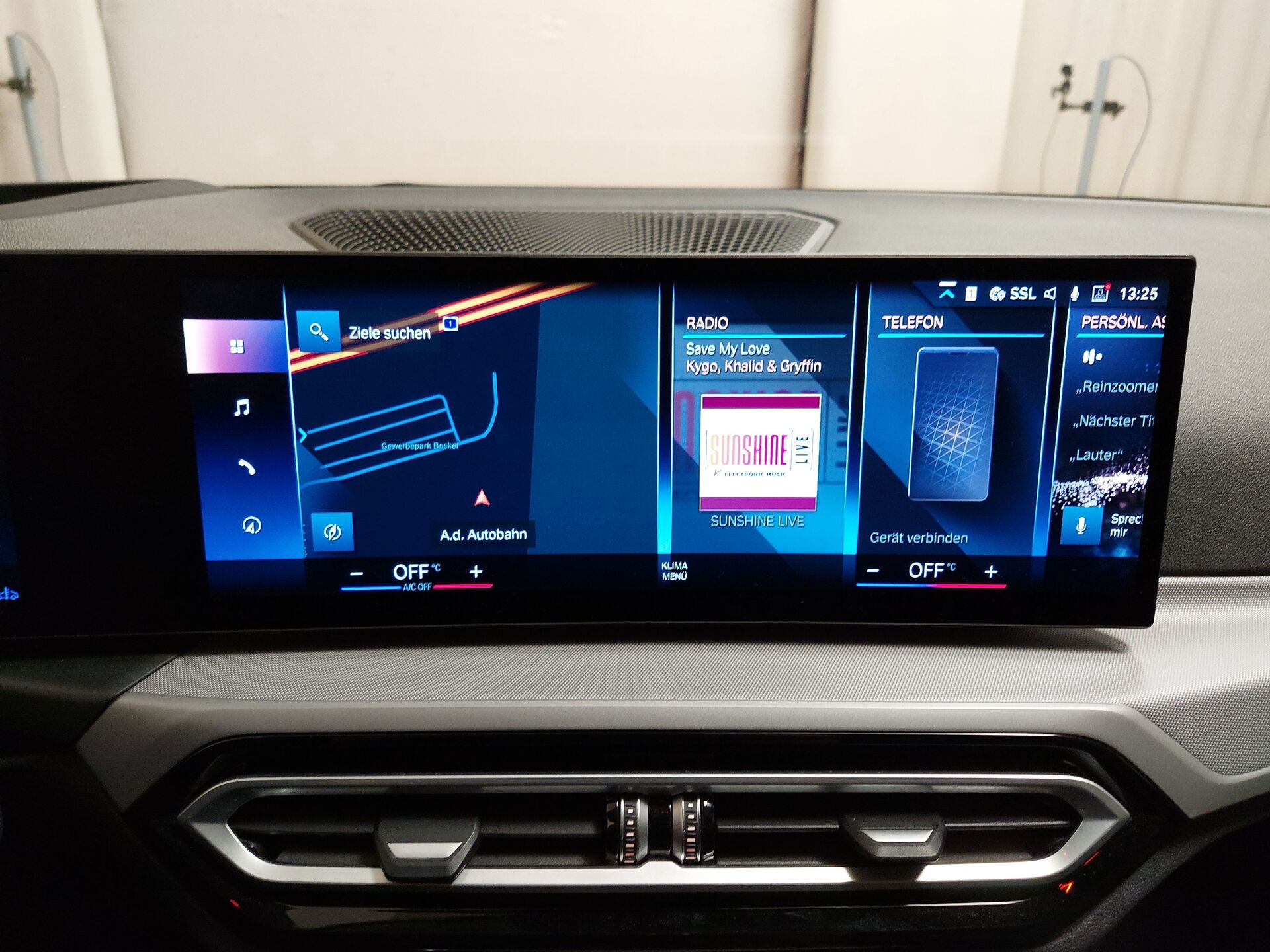 BMW 318iA Touring Navi LED LC-Pro HuD RFK 18