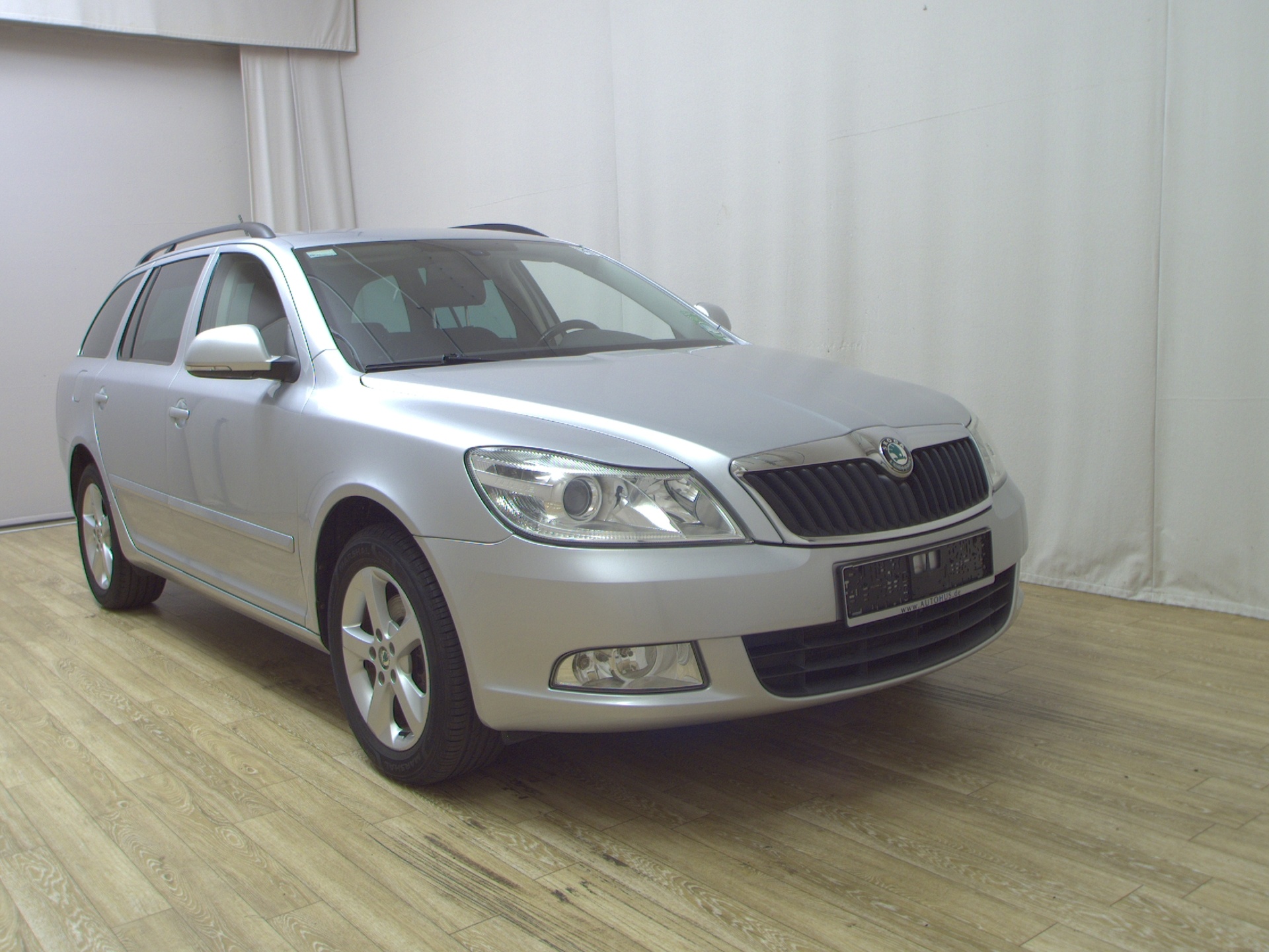 Skoda Octavia Kombi 2.0 TDI Ambition AHK SHZ 3