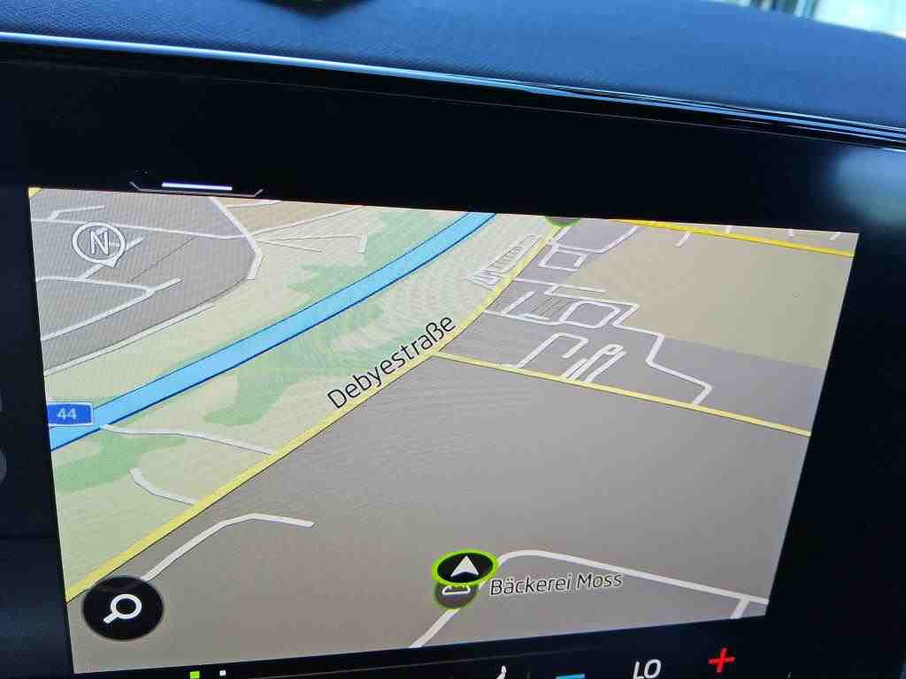 Skoda Octavia Kombi 2.0 TDI Navi vc LED PDC 9