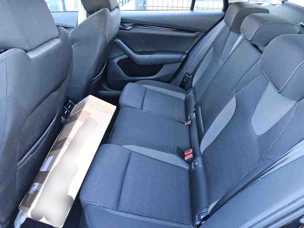 Skoda Octavia Kombi 2.0 TDI Navi vc LED PDC 7