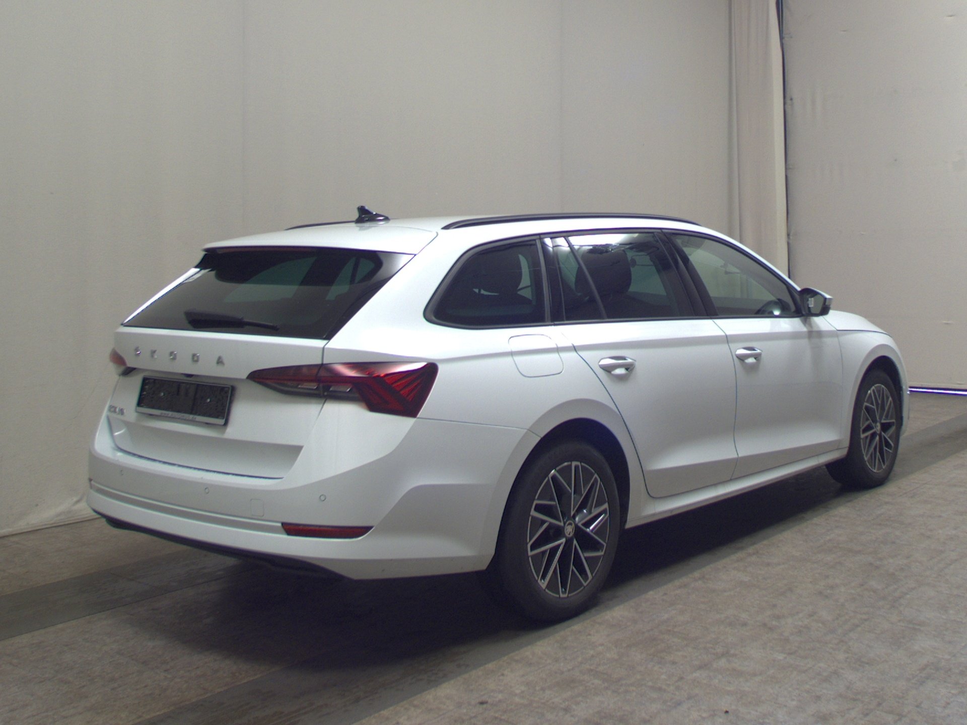 Skoda Octavia Kombi 2.0 TDI Ambition Navi LED vc RfK 4