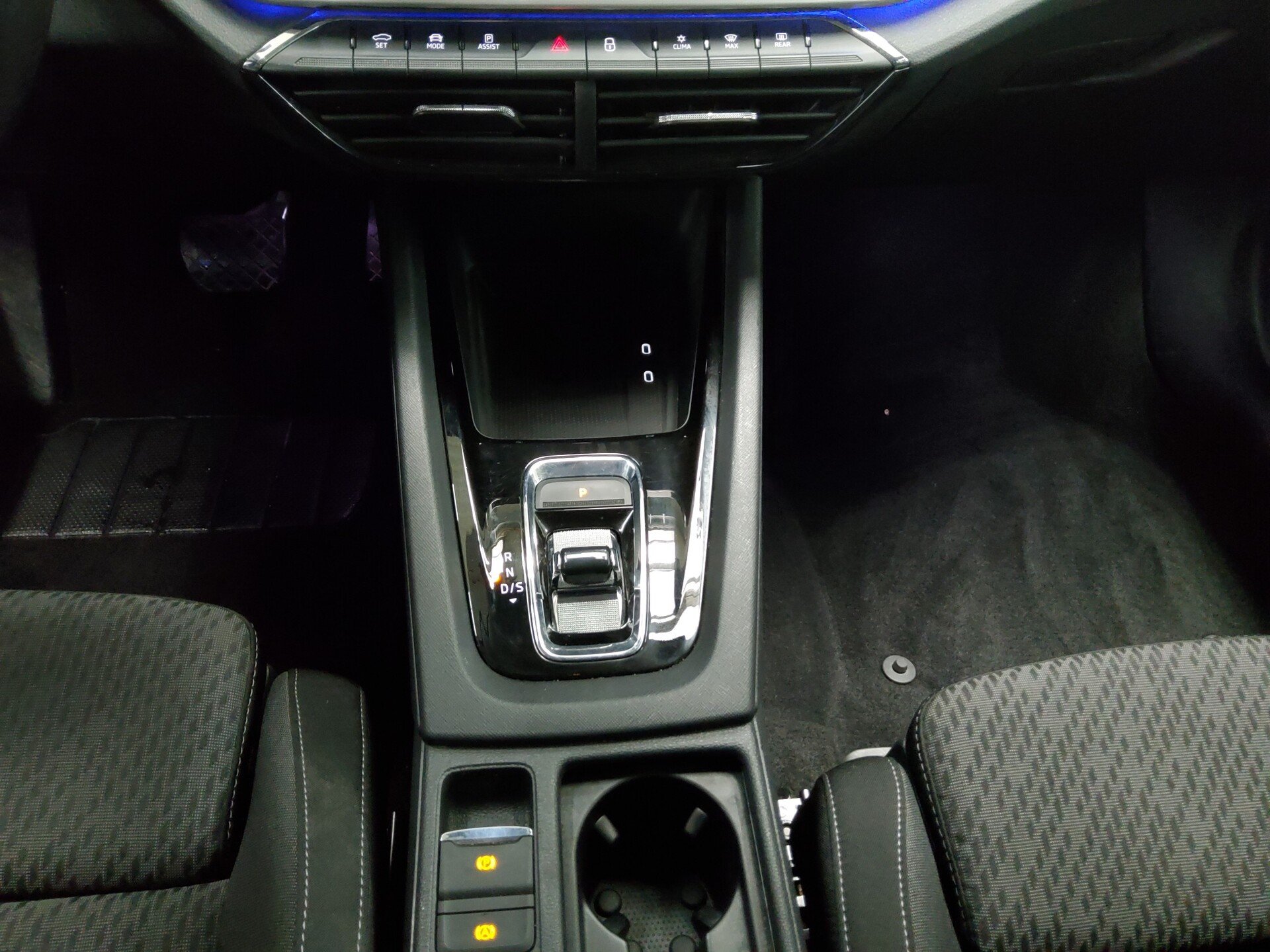 Skoda Octavia Kombi 2.0 TDI Ambition Navi LED vc RfK 6