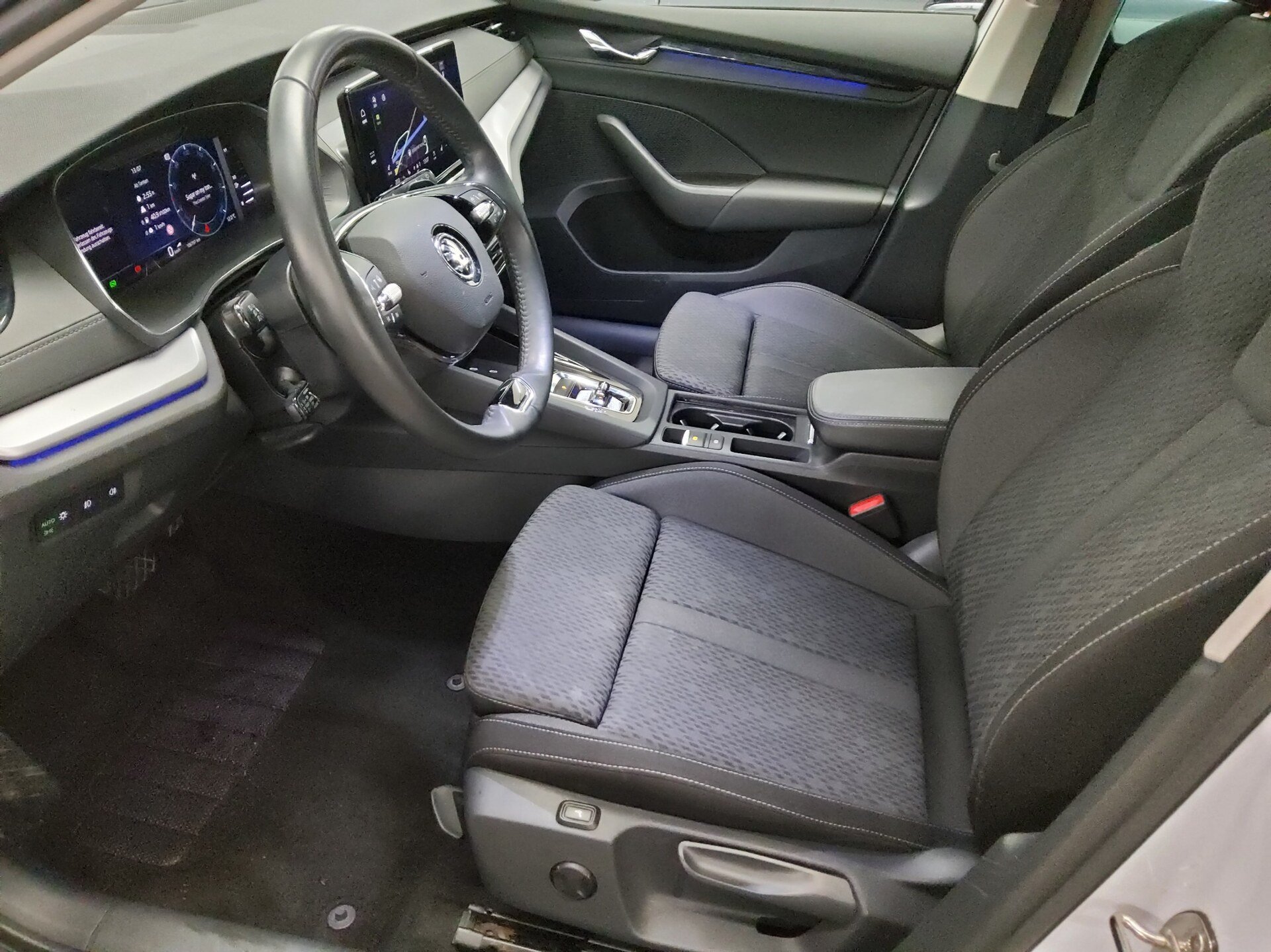 Skoda Octavia Kombi 2.0 TDI Ambition Navi LED vc RfK 9