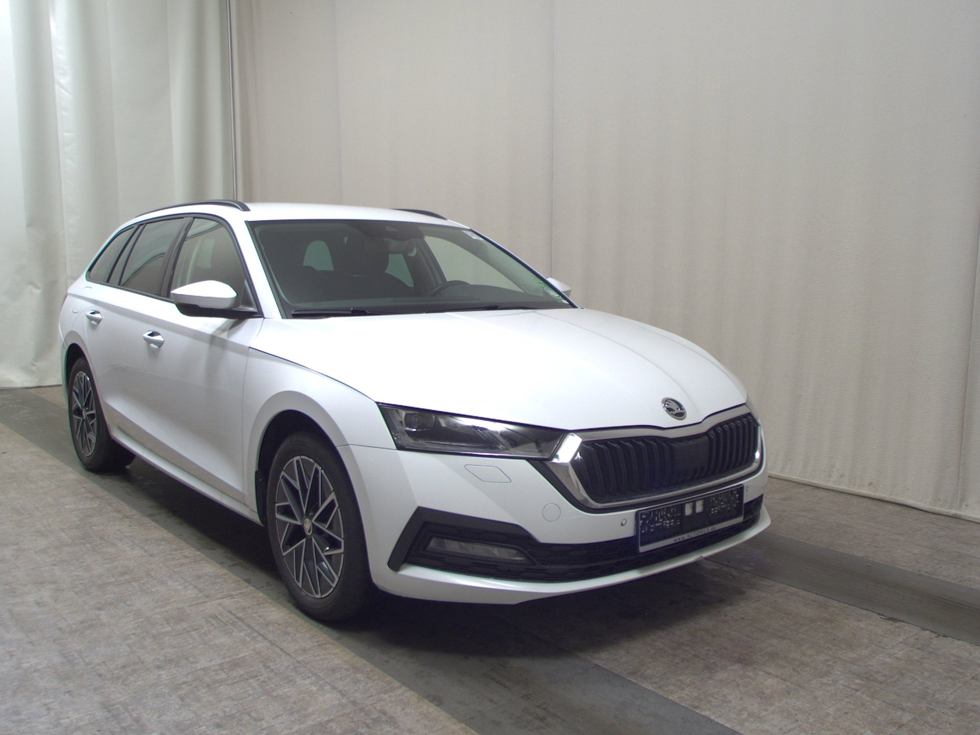 Skoda Octavia Kombi 2.0 TDI Ambition Navi LED Shz RFK 3