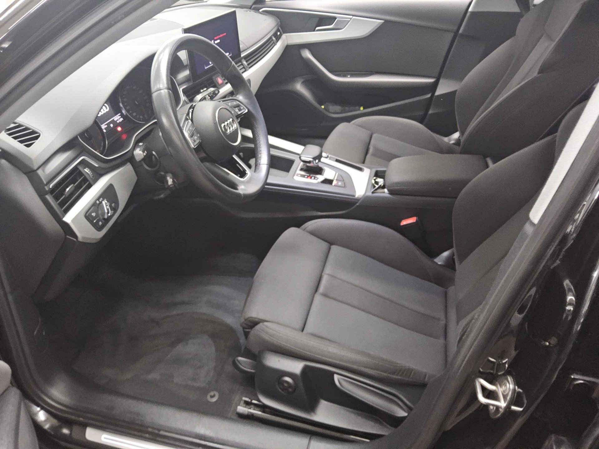 Audi A4 Avant 35 TDI S-Line Navi LED Shz PDC Tempomat 8