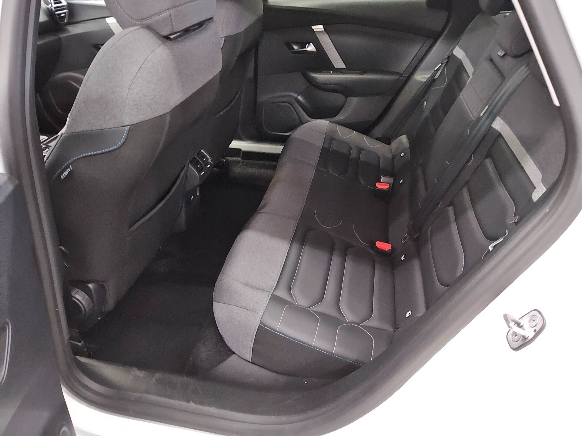 Citroën C4 1.2 PureTech KLIMAAUT SHZ HUD PDC KAMERA 13