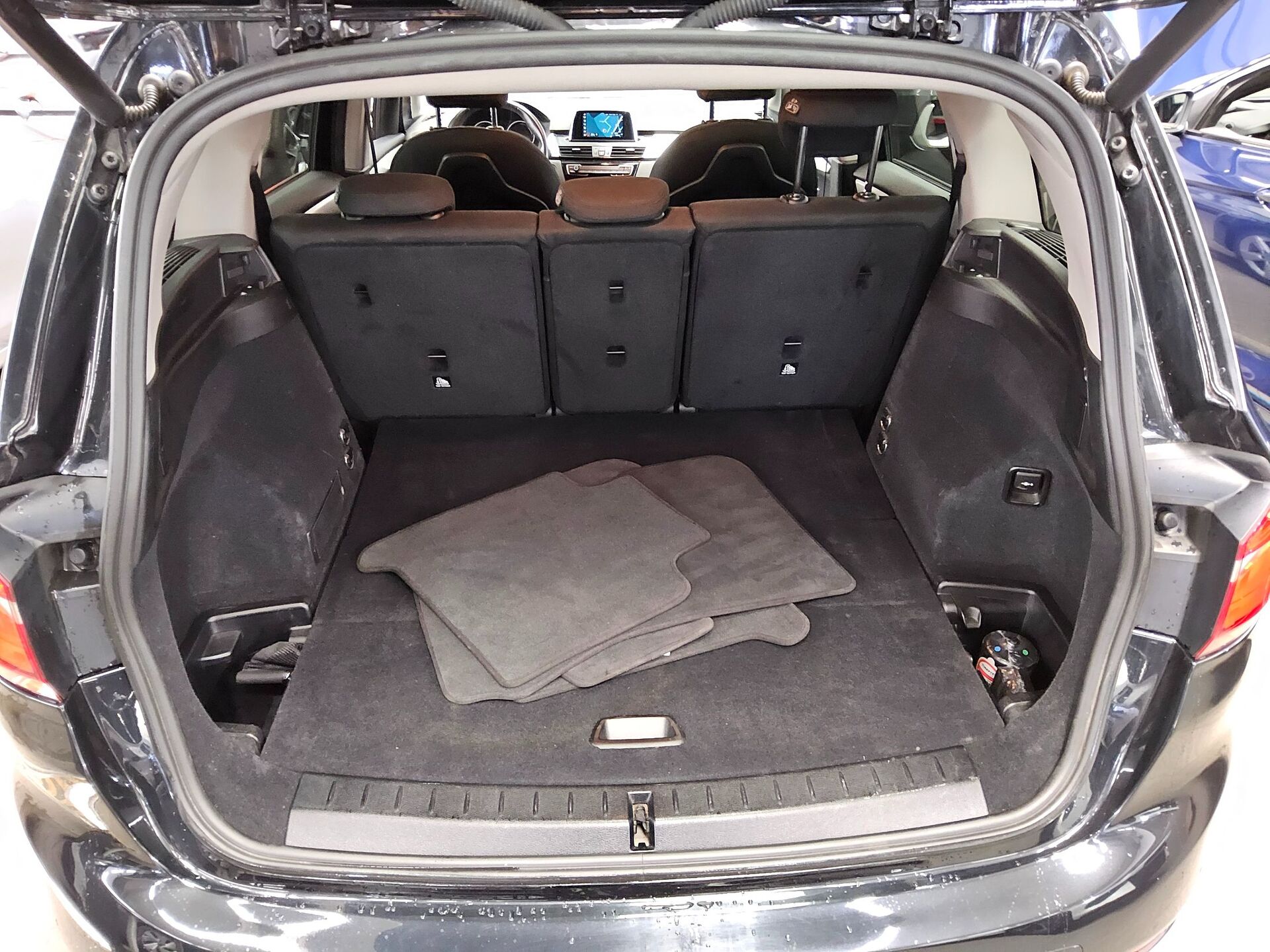 BMW 218 Gran Tourer Advantage Navi LED PDC SHZ 11