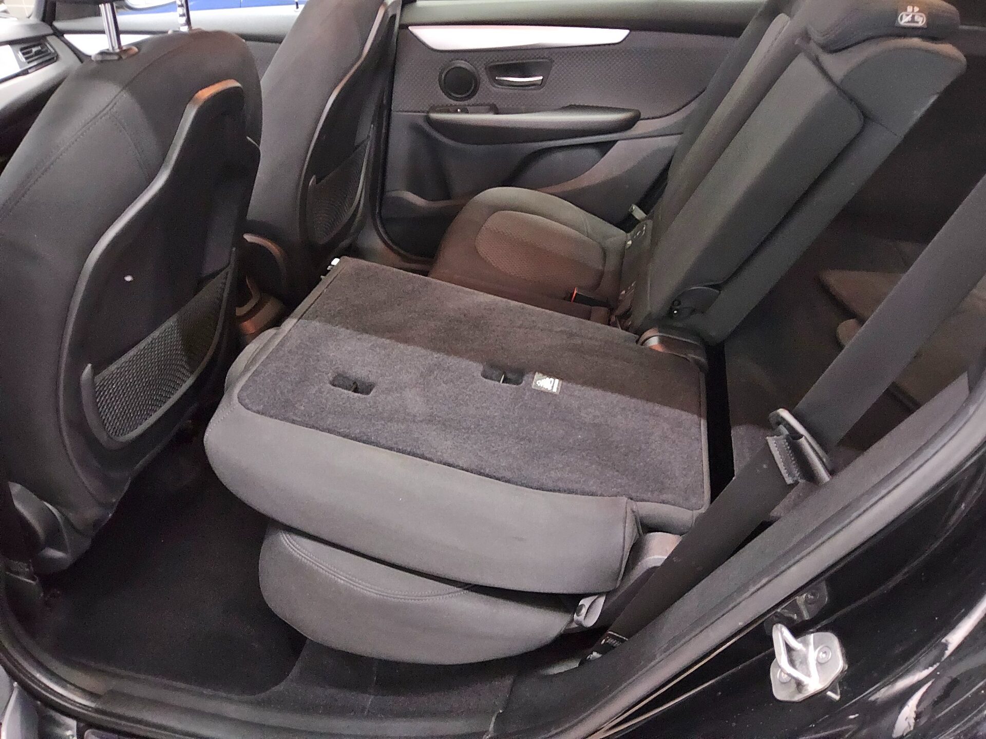 BMW 218 Gran Tourer Advantage Navi LED PDC SHZ 12
