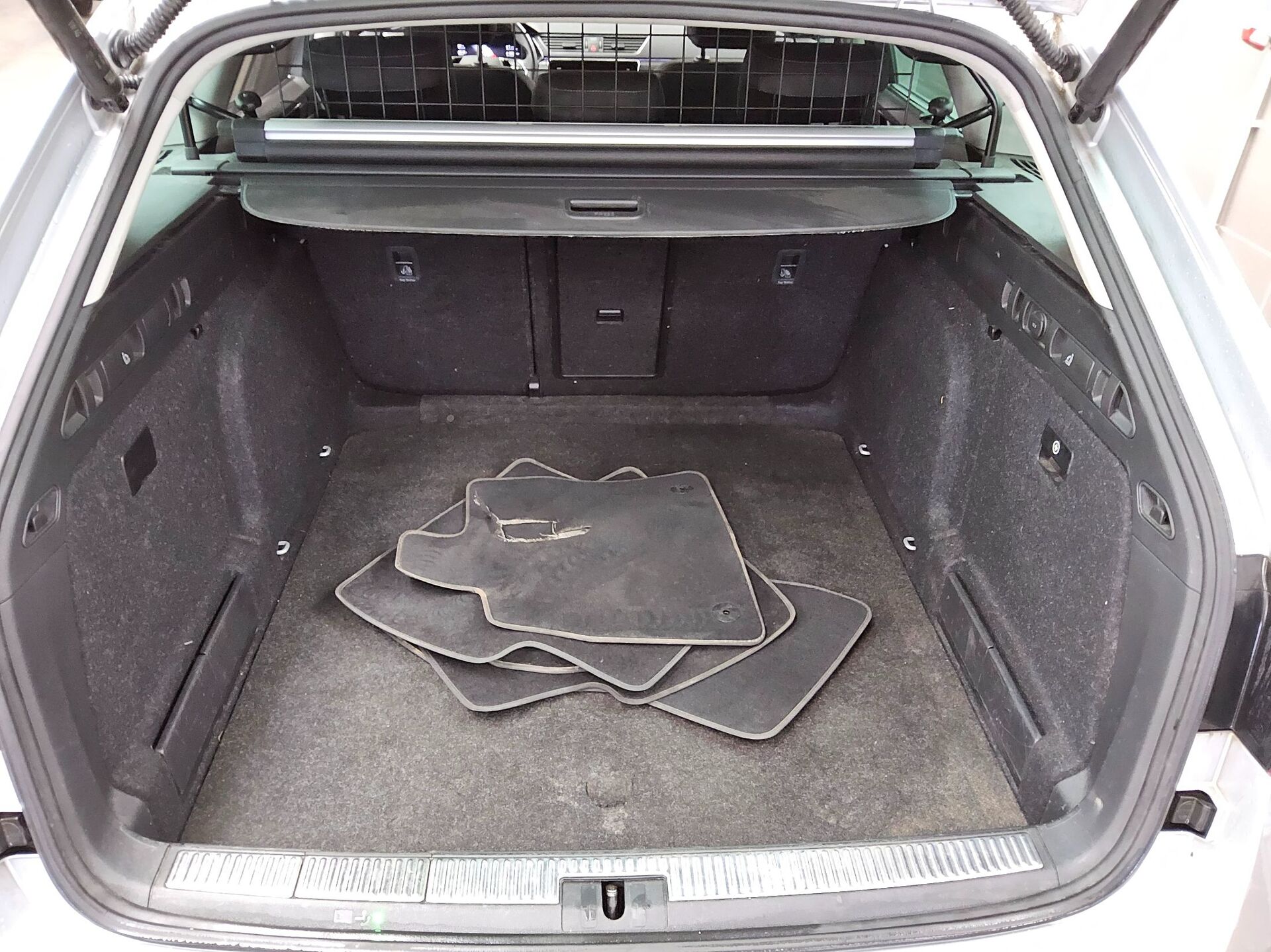 Skoda Superb Kombi 2.0 TDI Style Navi LED vc 360° ACC 12