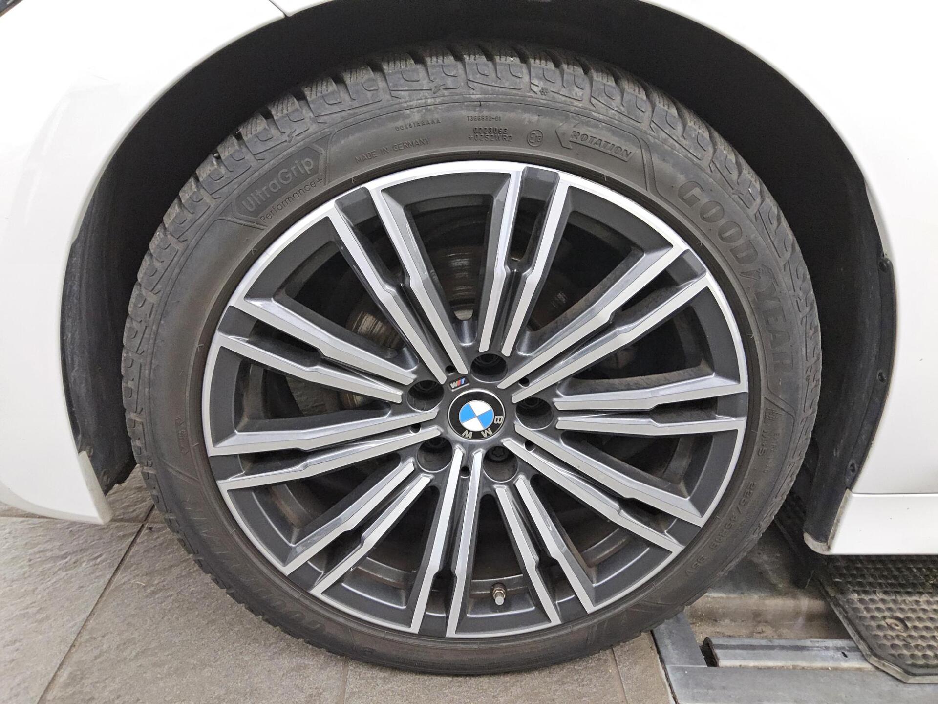 BMW 318dA Touring M-Sport Navi LED LC-Pro PDC SHZ 11