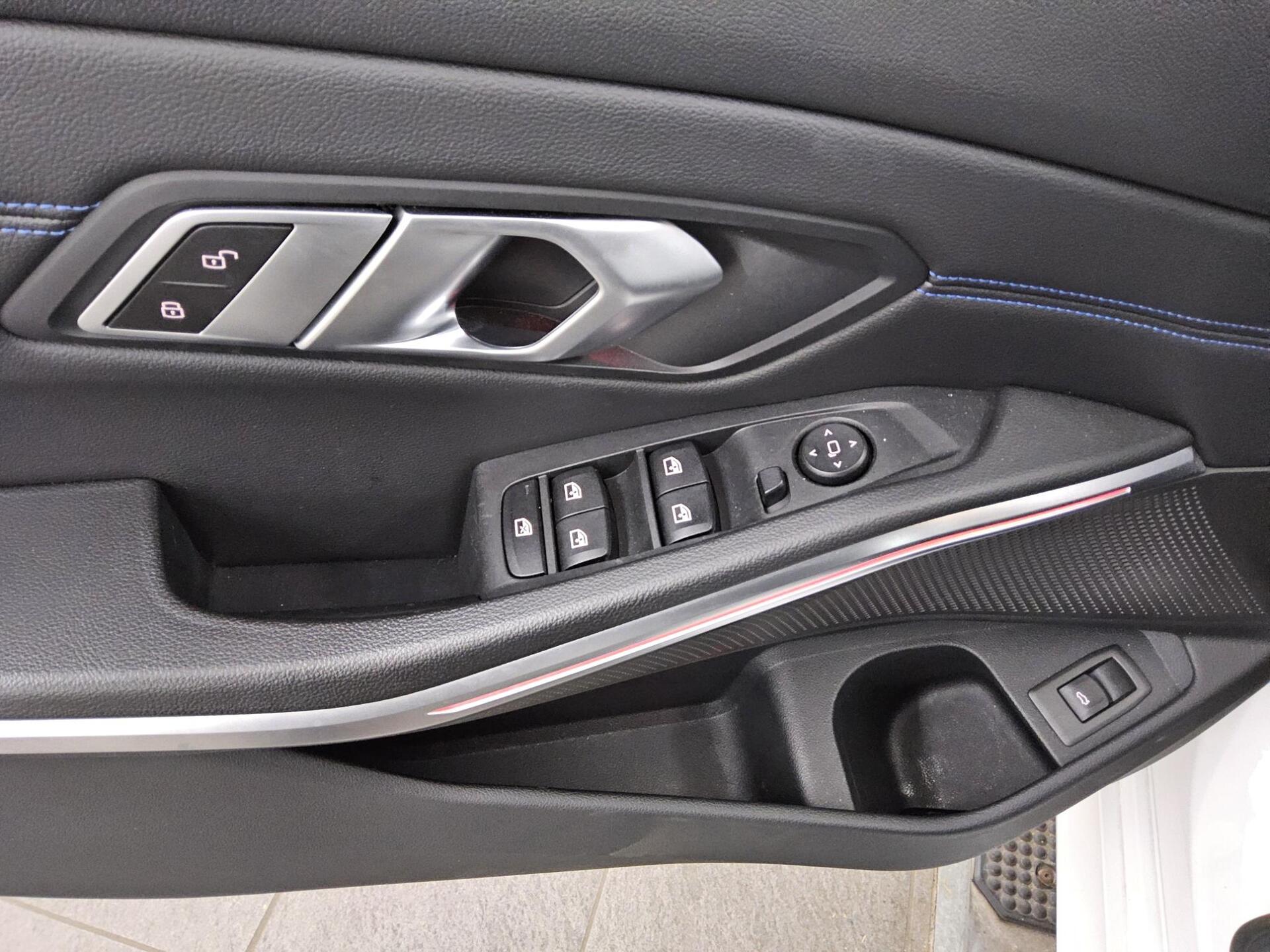 BMW 318dA Touring M-Sport Navi LED LC-Pro PDC SHZ 10