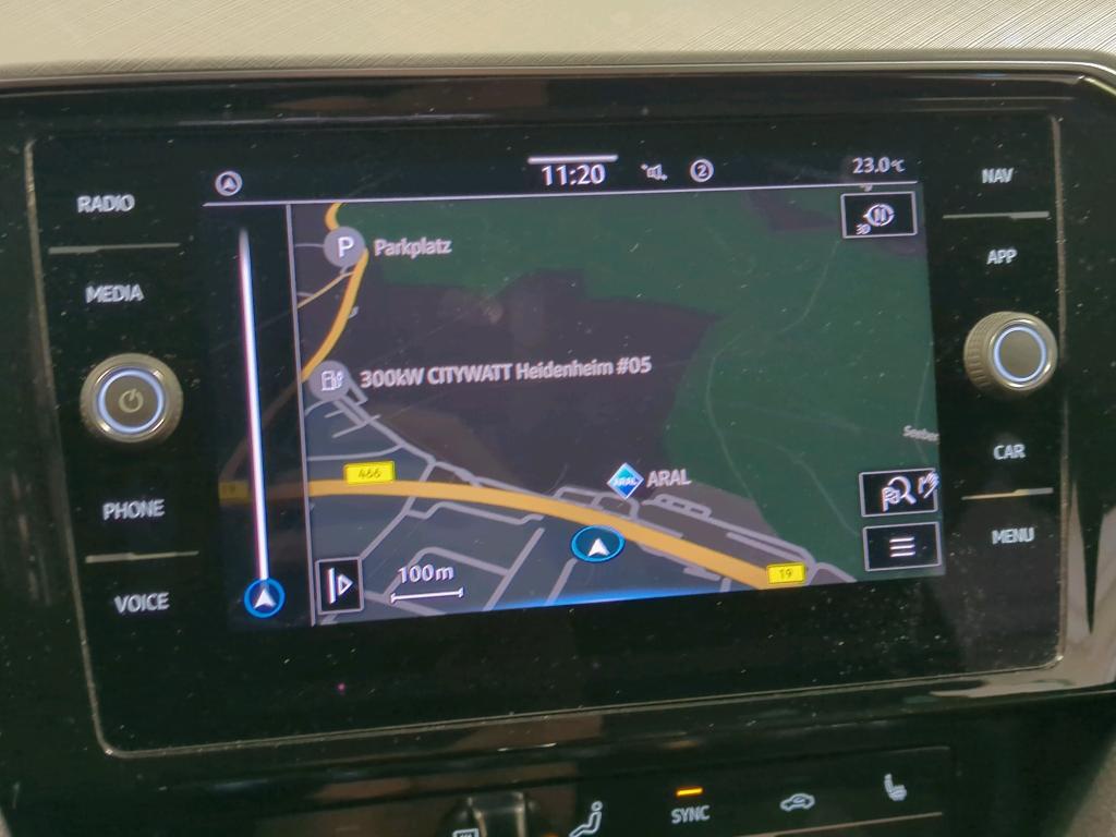 Volkswagen Passat Variant 2.0 TDI Business NAVI LED SHZ PDC AHK 9