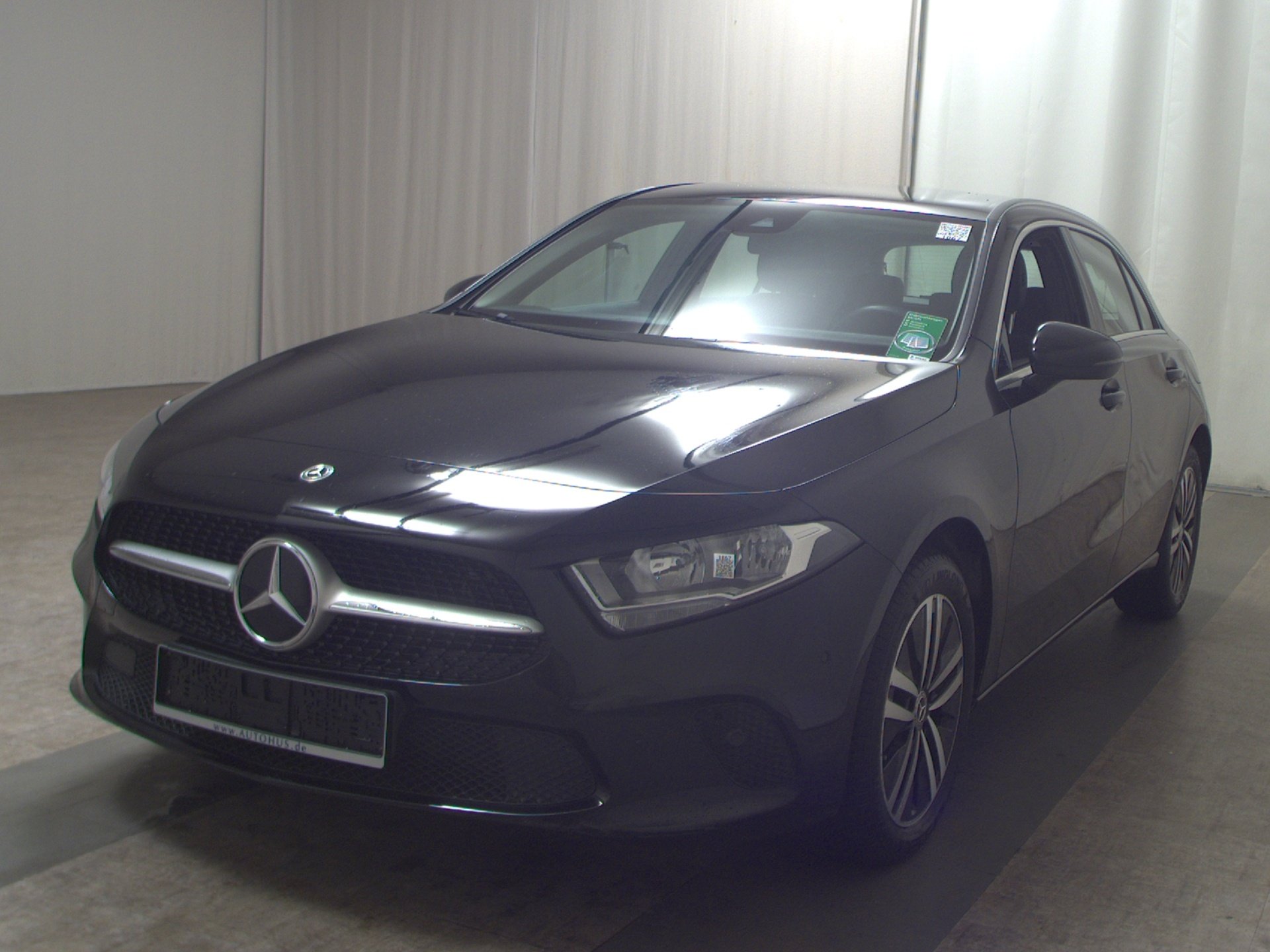 Mercedes-Benz A 250 e Progressive T-Leder Navi MBUX PDC Shz 2