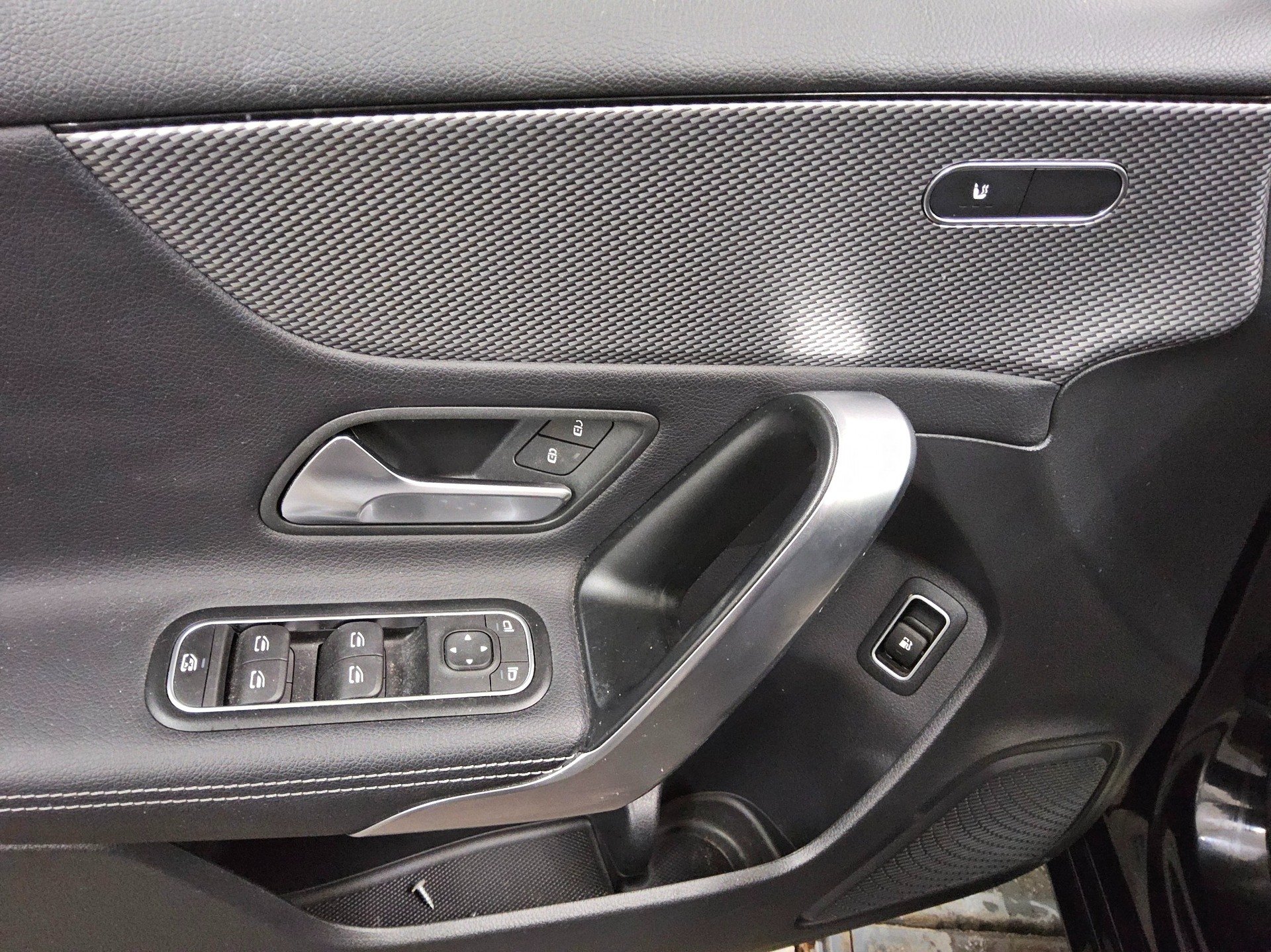 Mercedes-Benz A 250 e Progressive T-Leder Navi MBUX PDC Shz 10