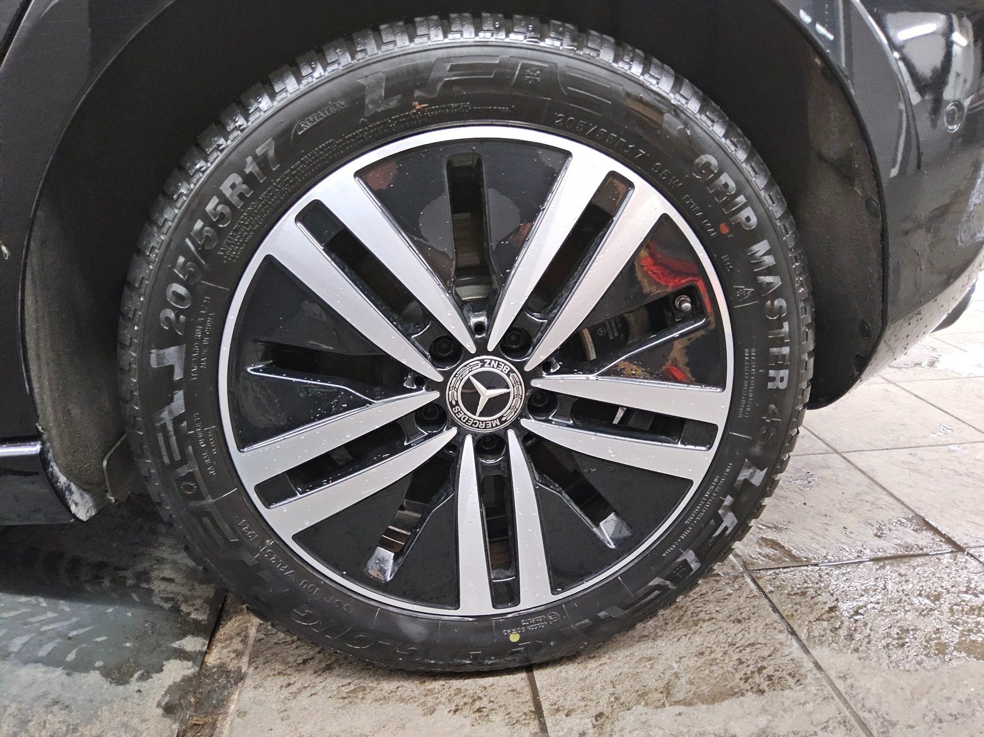Mercedes-Benz A 250 e Progressive T-Leder Navi MBUX PDC Shz 11
