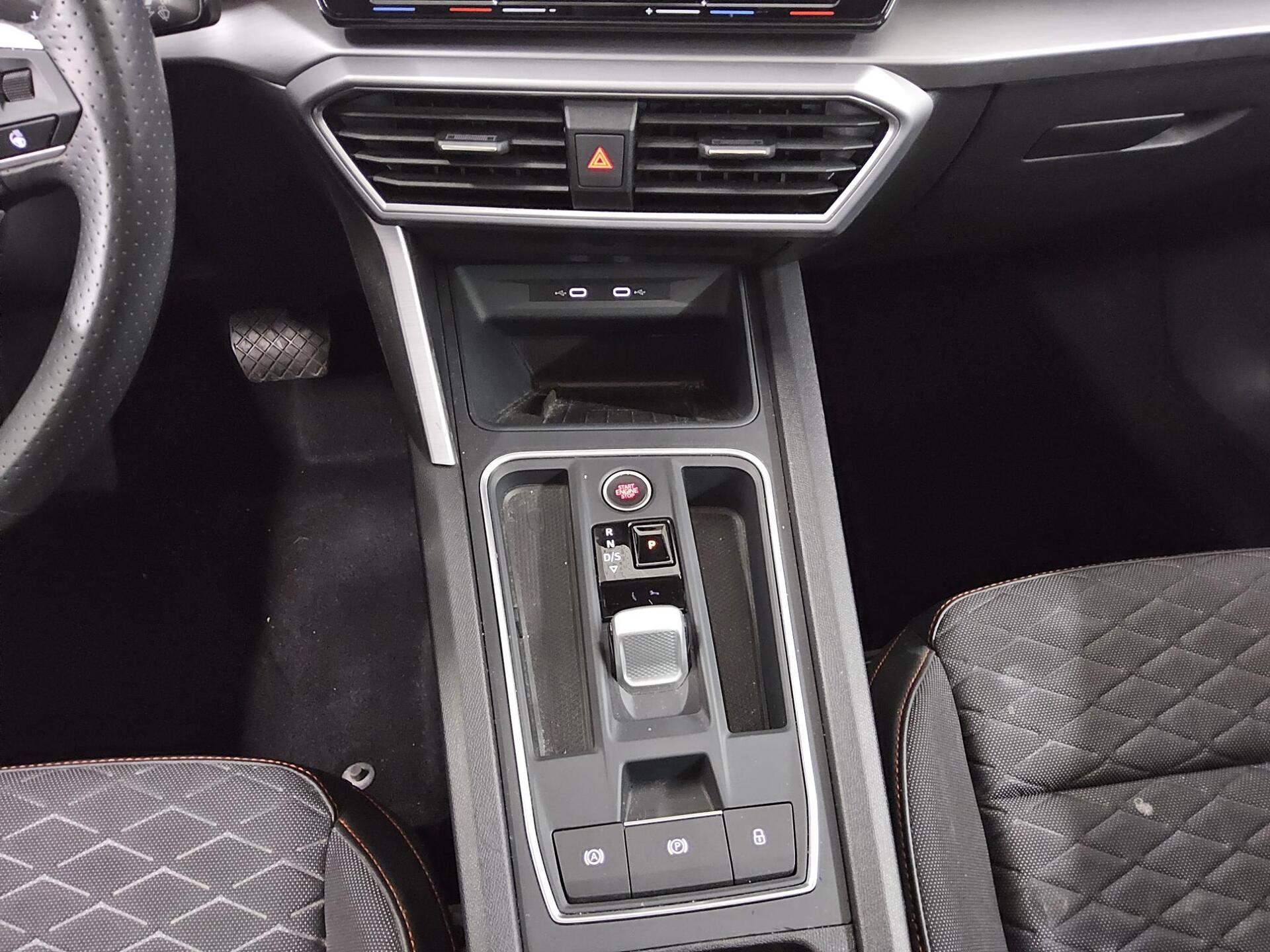 Seat Leon Sportstourer 2.0 TDI FR-Line Navi LED vc 6