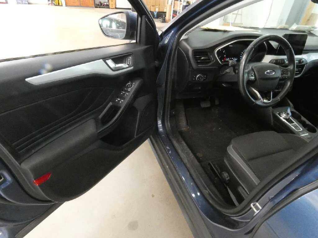 Ford Focus Turnier 1.5 EB Cool&Connect Navi LED PDC Sportsitze 8