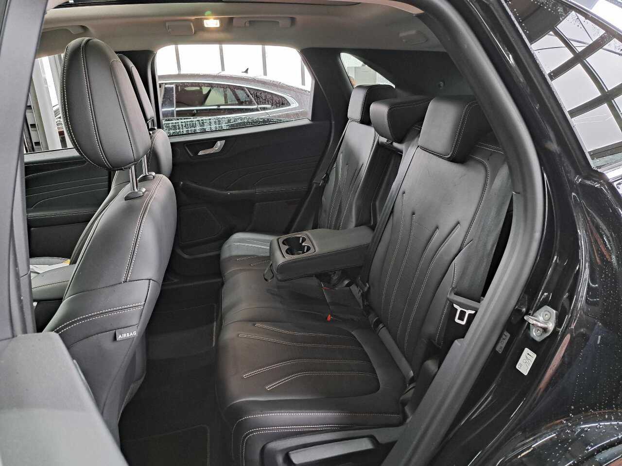 Ford Kuga 2.0 EB Vignale LEDER KLIMAAUT LED SPORTSITZE PANO 7