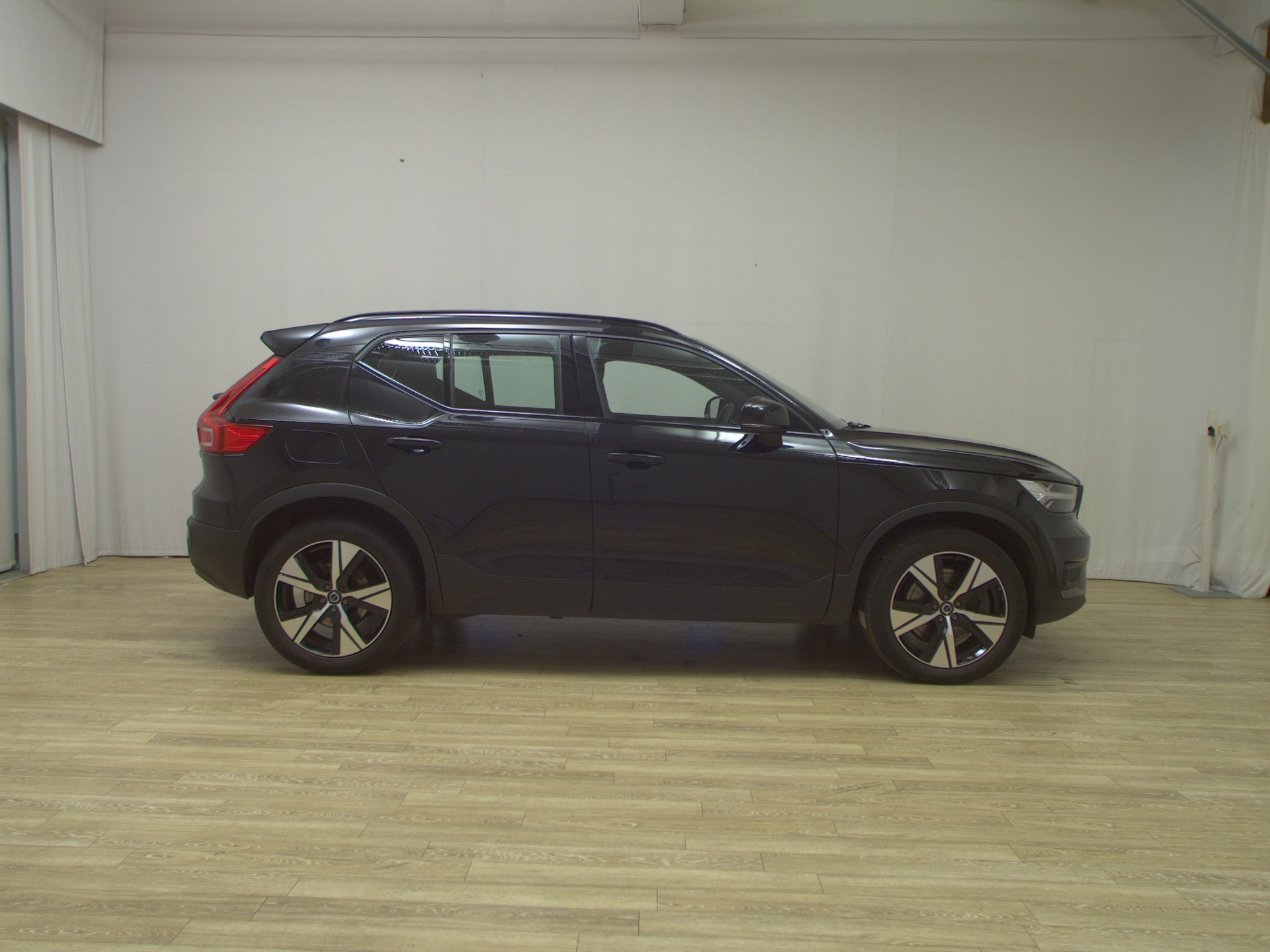 Volvo XC40 T4 Recharge R-Design Navi LED T-Leder RFK Sound
