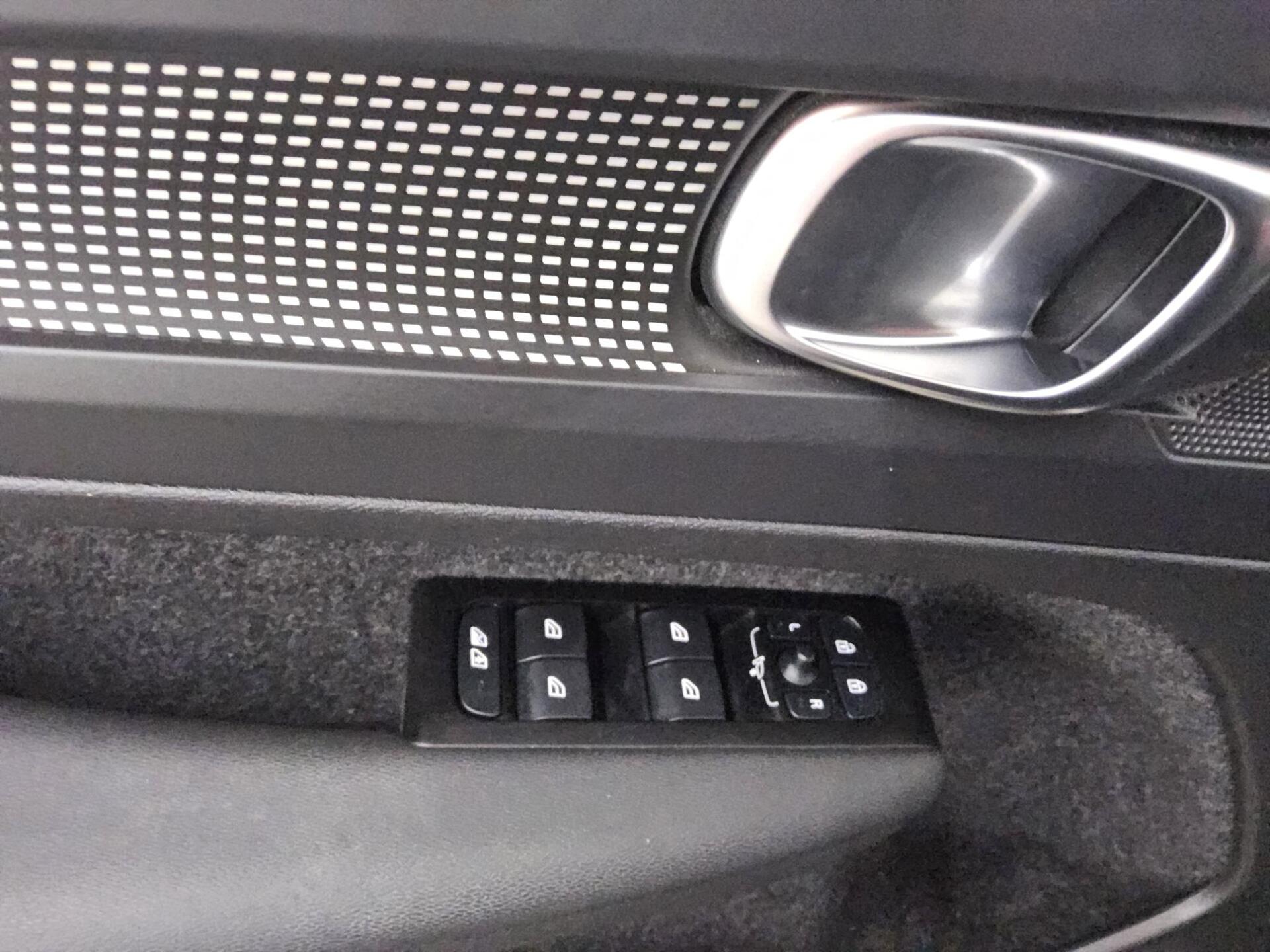 Volvo XC40 T4 Recharge R-Design Navi LED T-Leder RFK Sound 10