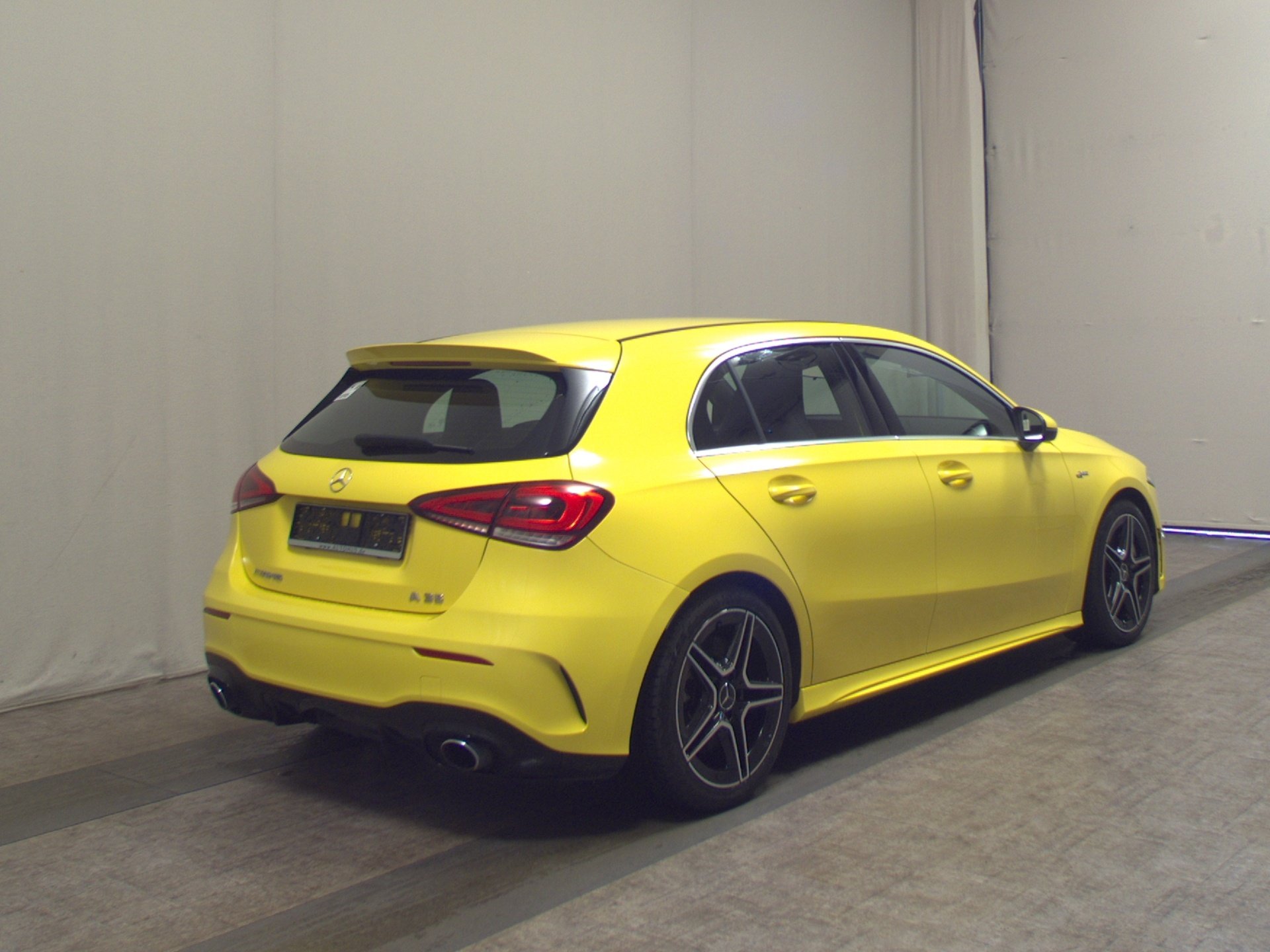 Mercedes-Benz A 35 AMG 4M Navi LED MBUX-AR AHK RFK 4