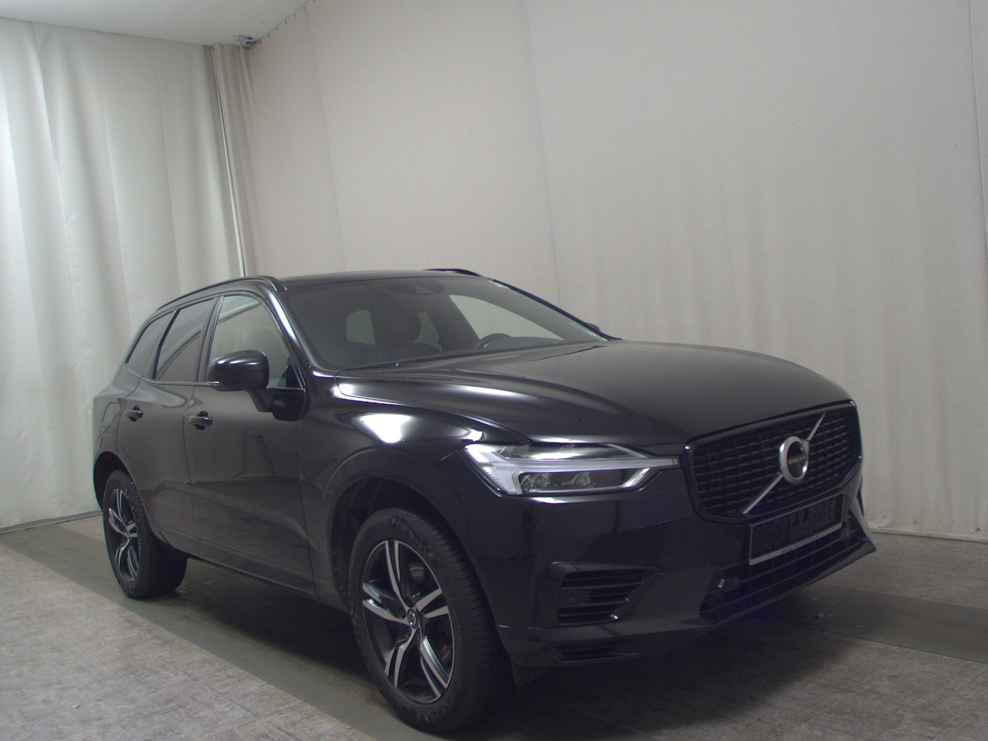 Volvo XC60 T8 AWD Hybrid R-Design Navi LED Pano Leder 3