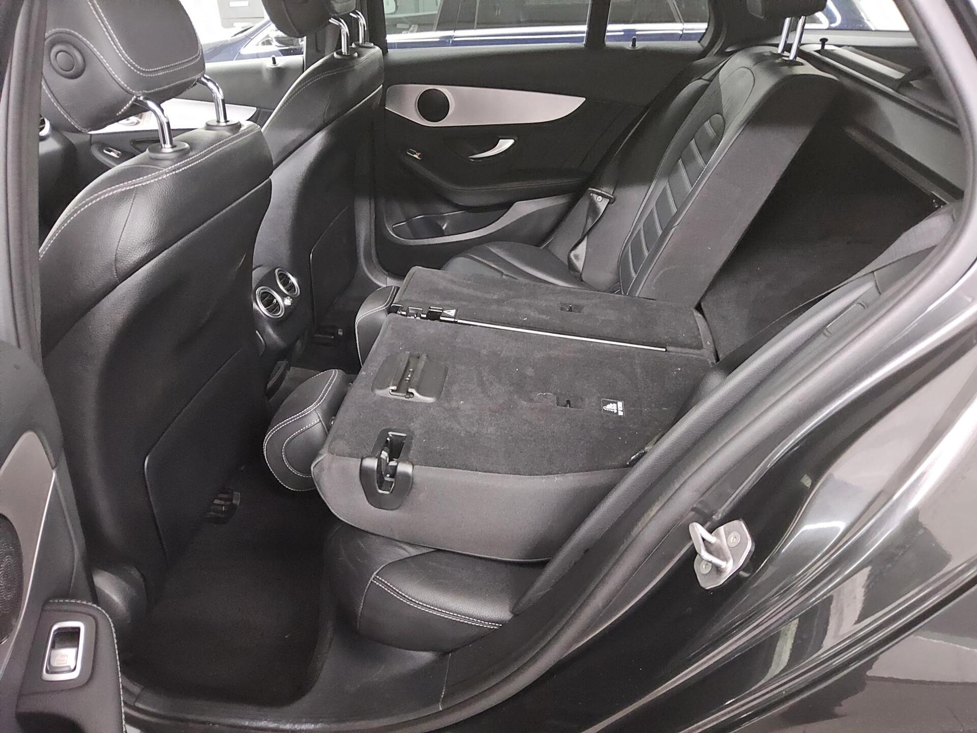 Mercedes-Benz C 220 T d AMG-Line Leder Navi MB-LED Sound AHK 12
