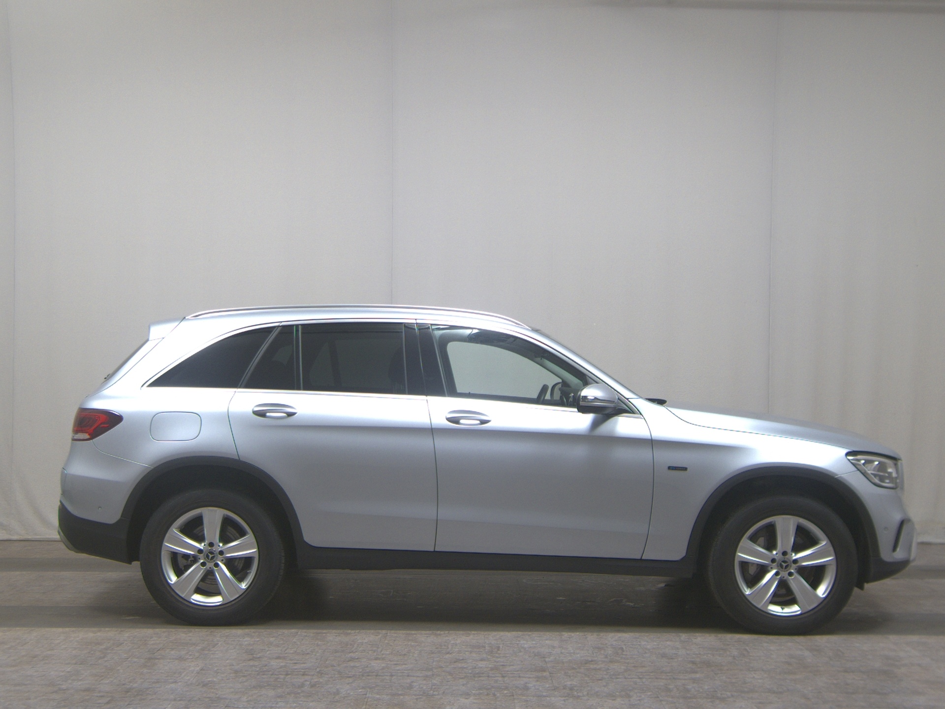 Mercedes-Benz GLC 300 e 4M Navi LED Pano AHK Kamera
