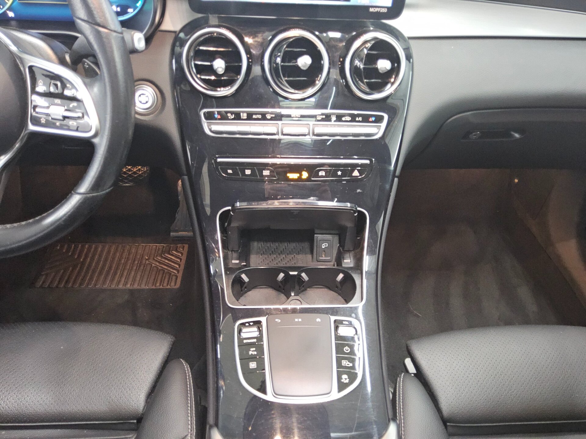 Mercedes-Benz GLC 300 e 4M Navi LED Pano AHK Kamera 6