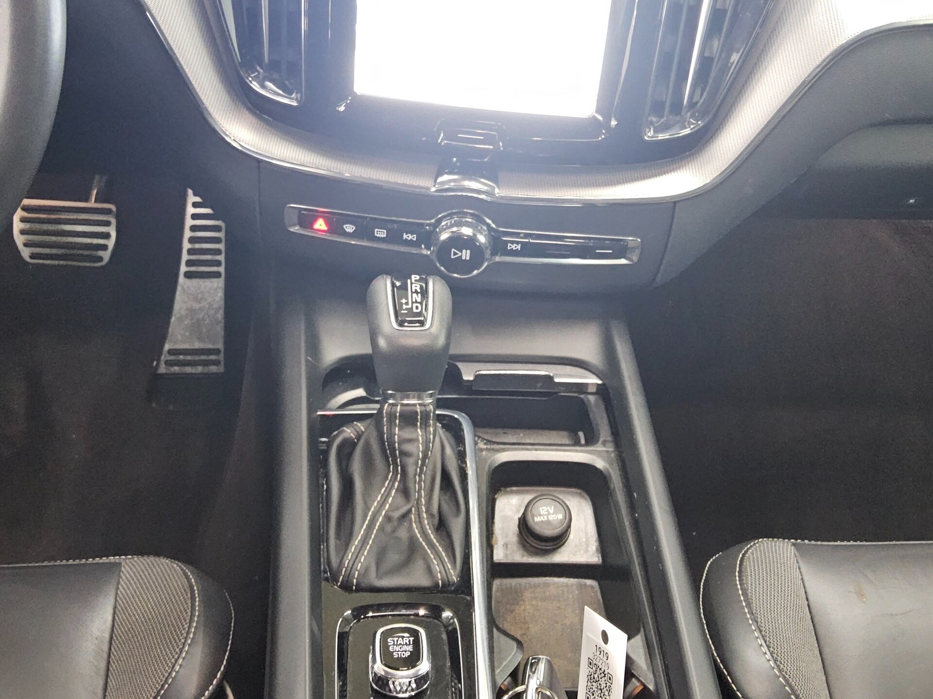 Volvo XC60 D4 R-Design T-Leder Navi LED Pano HuD H-K 6