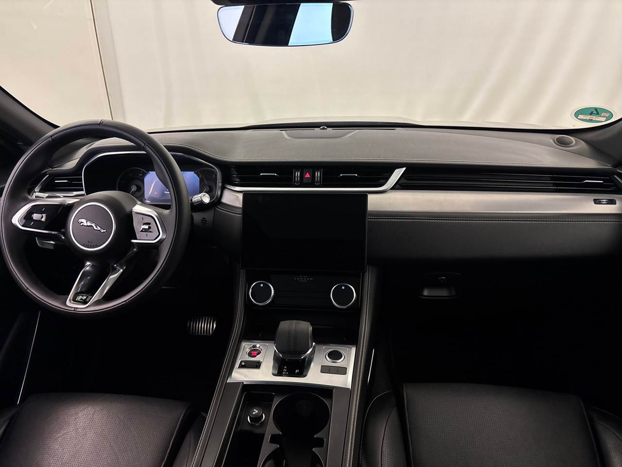 Jaguar F-Pace R-Dynamic LEDER NAVI KLIMAAUT LED SPORTSITZE 6