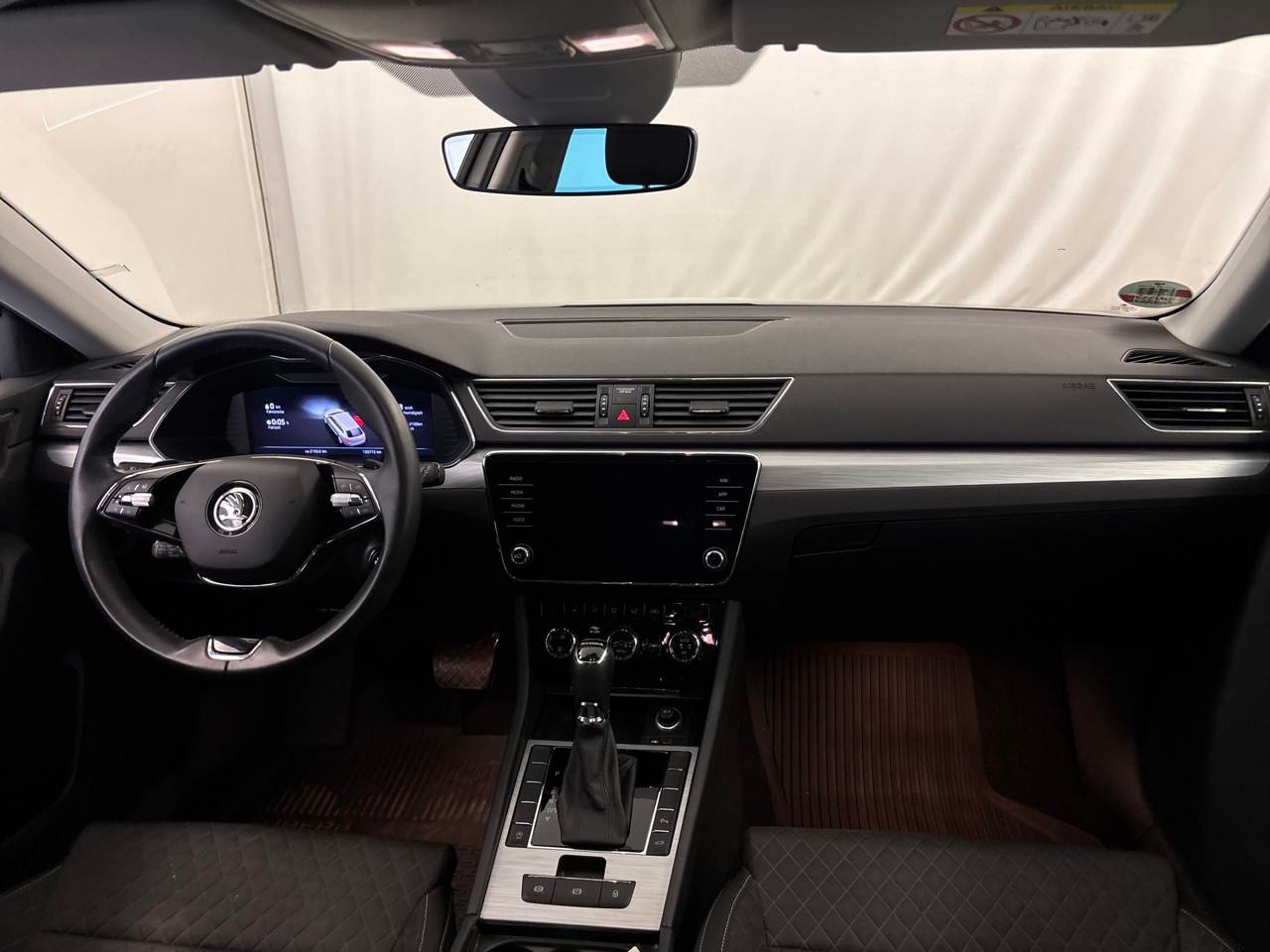 Skoda Superb Kombi 2.0 TDI Ambition NAVI LED PDC ACC 5