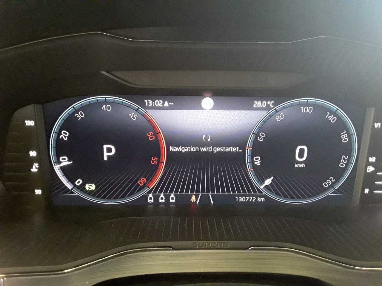 Skoda Superb Kombi 2.0 TDI Ambition NAVI LED PDC ACC 12
