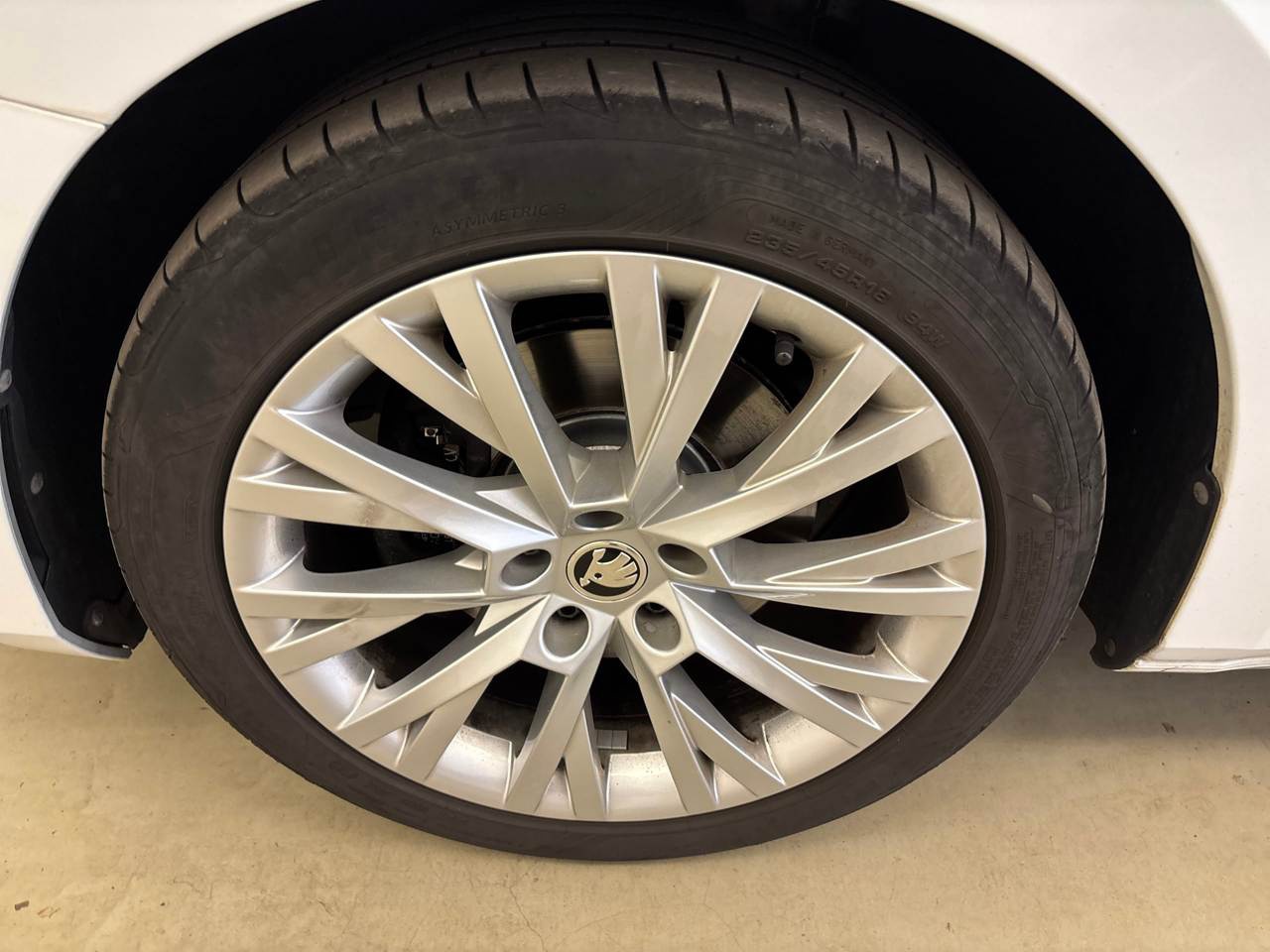 Skoda Superb Kombi 2.0 TDI Ambition NAVI LED PDC ACC 10