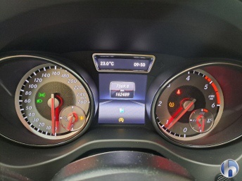 Mercedes-Benz CLA 180 CDI AMG-Line AMG-LINE NAVI SPORTSITZE KLIMAAUT TEMPO 9