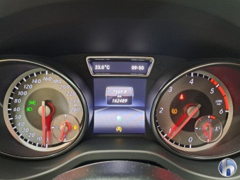 Mercedes-Benz CLA 180 CDI AMG-Line AMG-LINE NAVI SPORTSITZE KLIMAAUT TEMPO 10