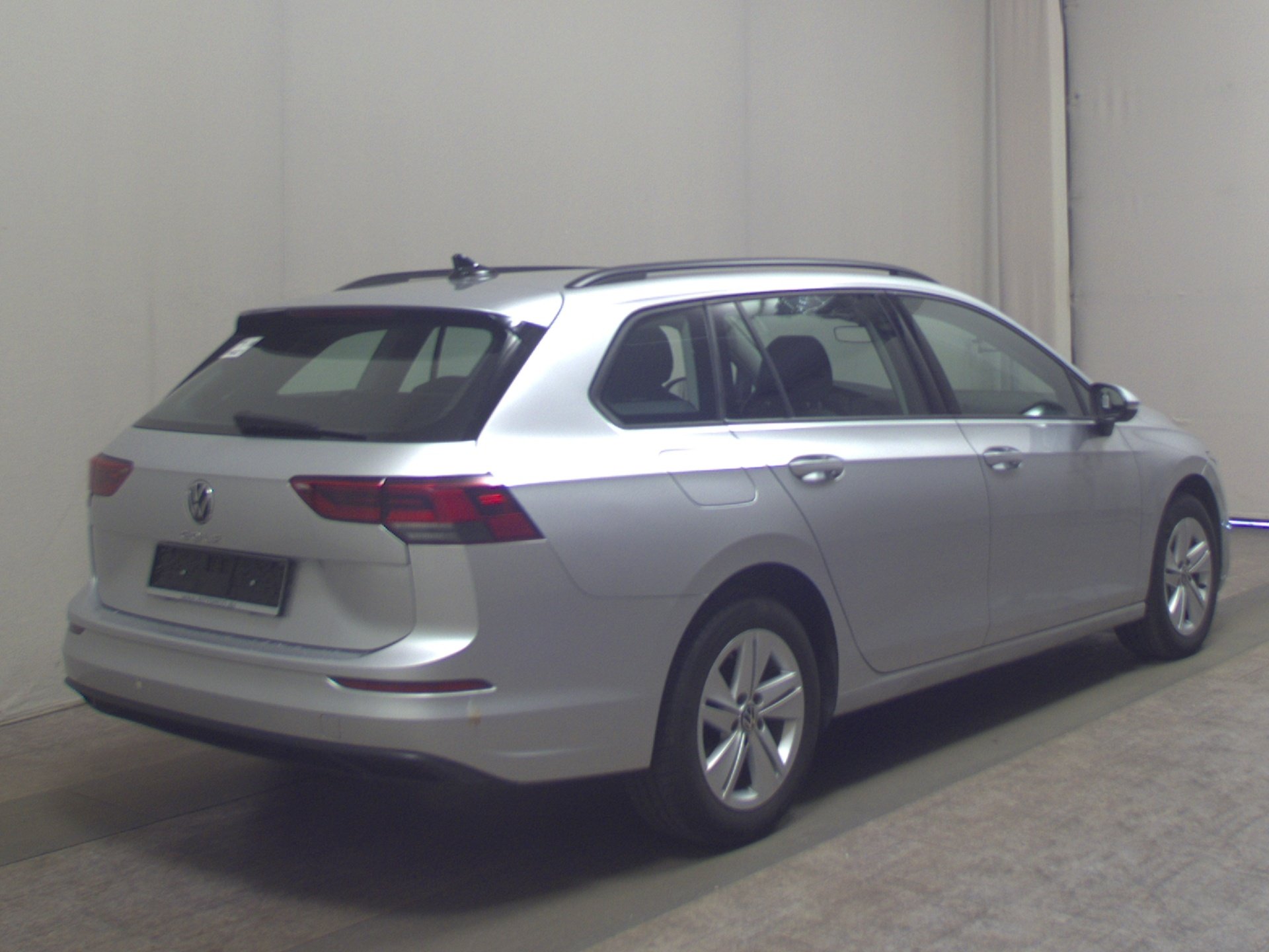 Volkswagen Golf-8 Var. 2.0 TDI LED AID 4