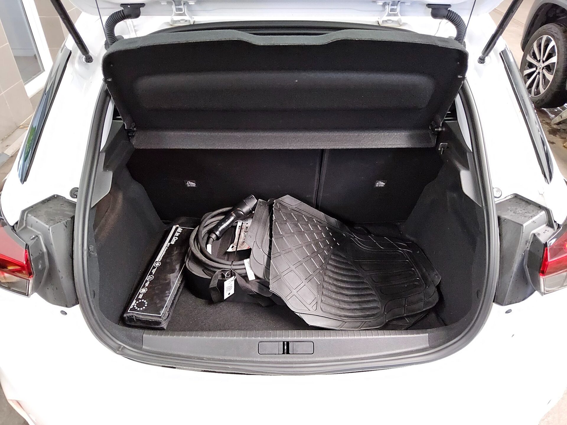 Opel Corsa-e Elegance T-Leder LED PDC 12