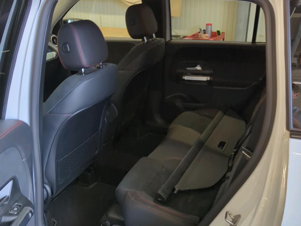 Mercedes-Benz GLB 200 d AMG-Line T-Leder Navi LED 7