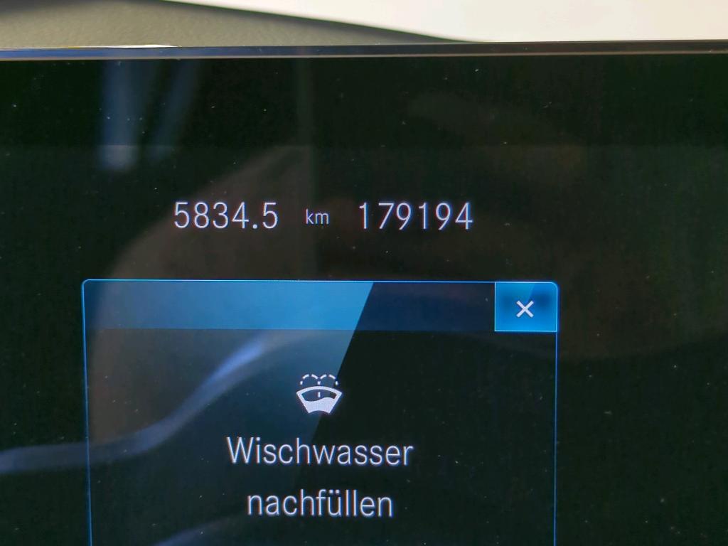 Mercedes-Benz GLB 200 d AMG-Line T-Leder Navi LED 9