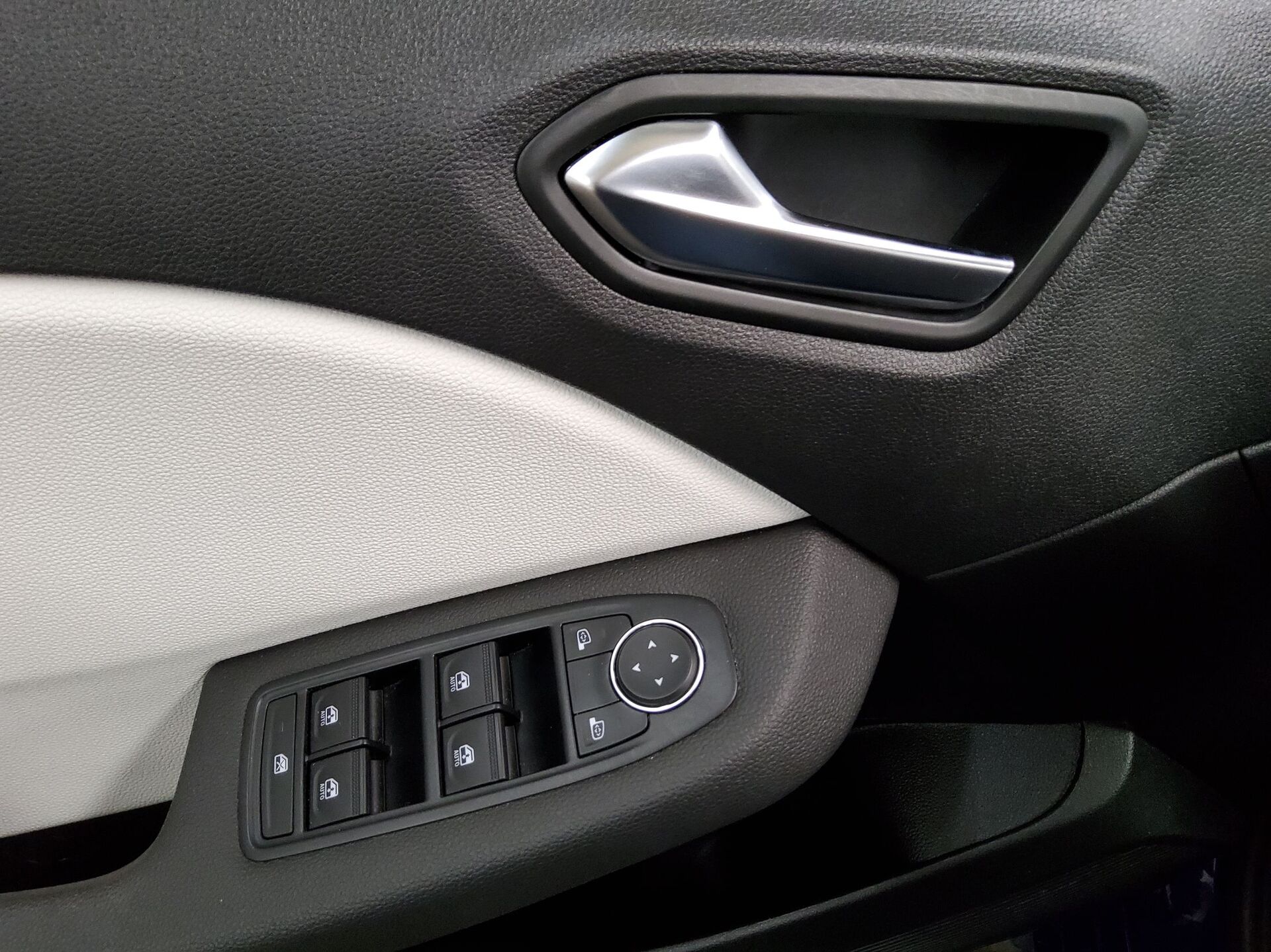 Renault Clio 1.0 T-Leder Navi PDC LED RfK 10