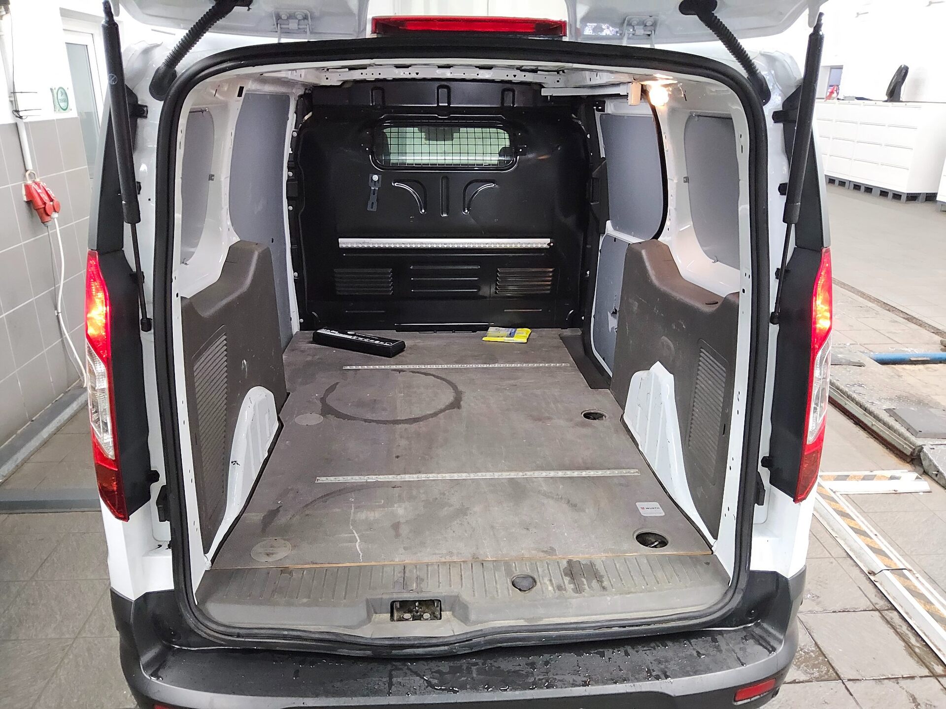 Ford Transit Connect Trend Navi RFK SHZ KLA Lane 11