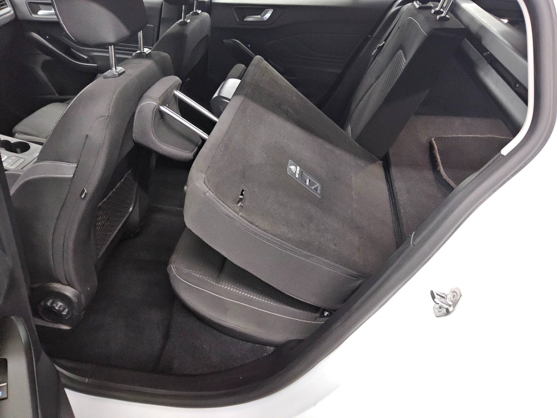 Ford Focus Turnier 1.5 EB Cool&Connect Navi LED PDC SHZ 12