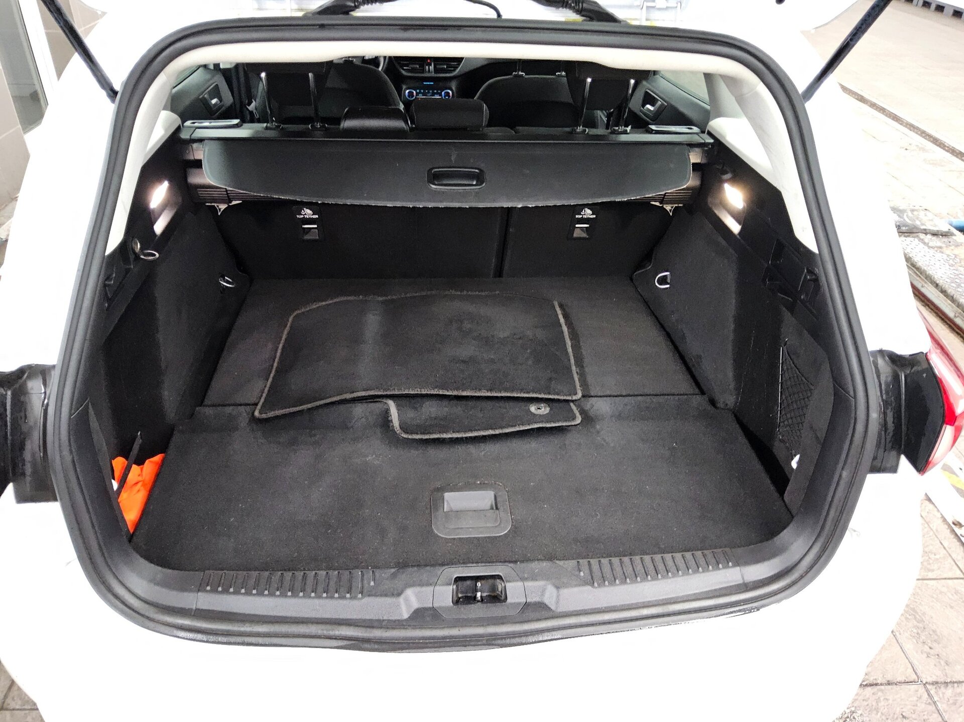 Ford Focus Turnier 1.5 EB Cool&Connect Navi LED PDC SHZ 11