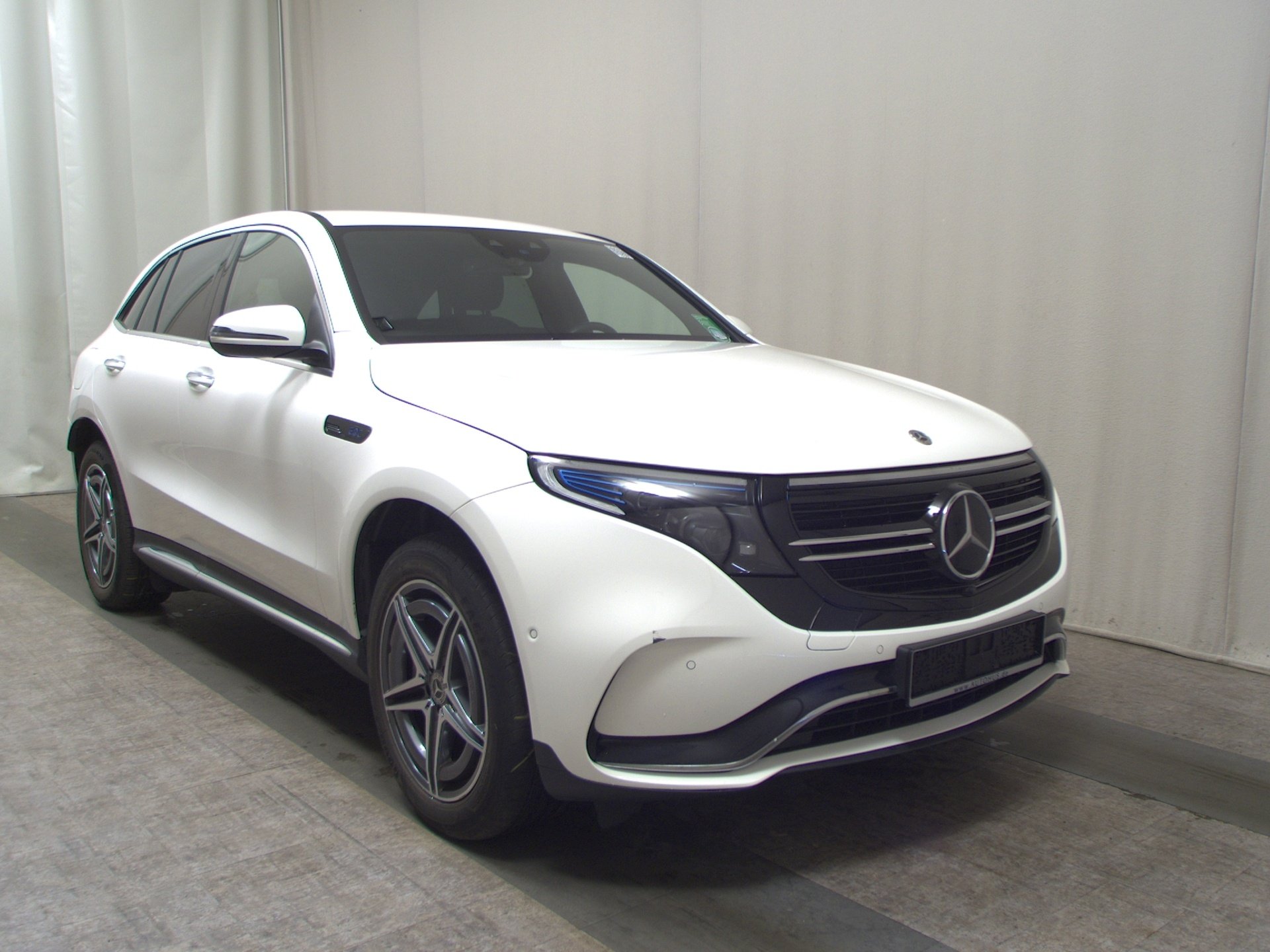 Mercedes-Benz EQC 400 4M AMG-Line T-Leder Nav MB-LED MBUX HuD 3