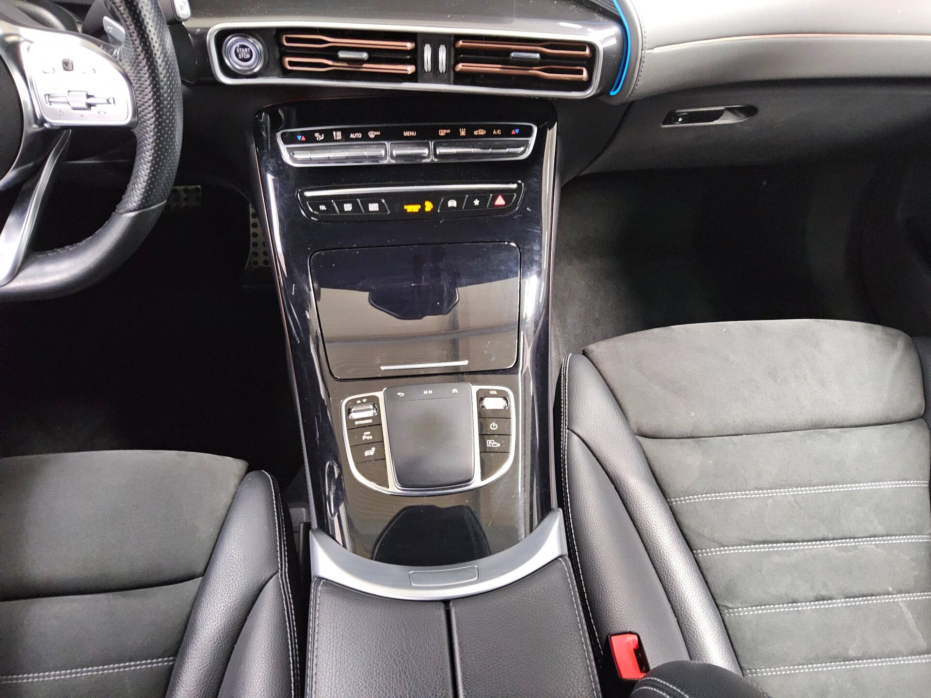 Mercedes-Benz EQC 400 4M AMG-Line T-Leder Nav MB-LED MBUX HuD 6
