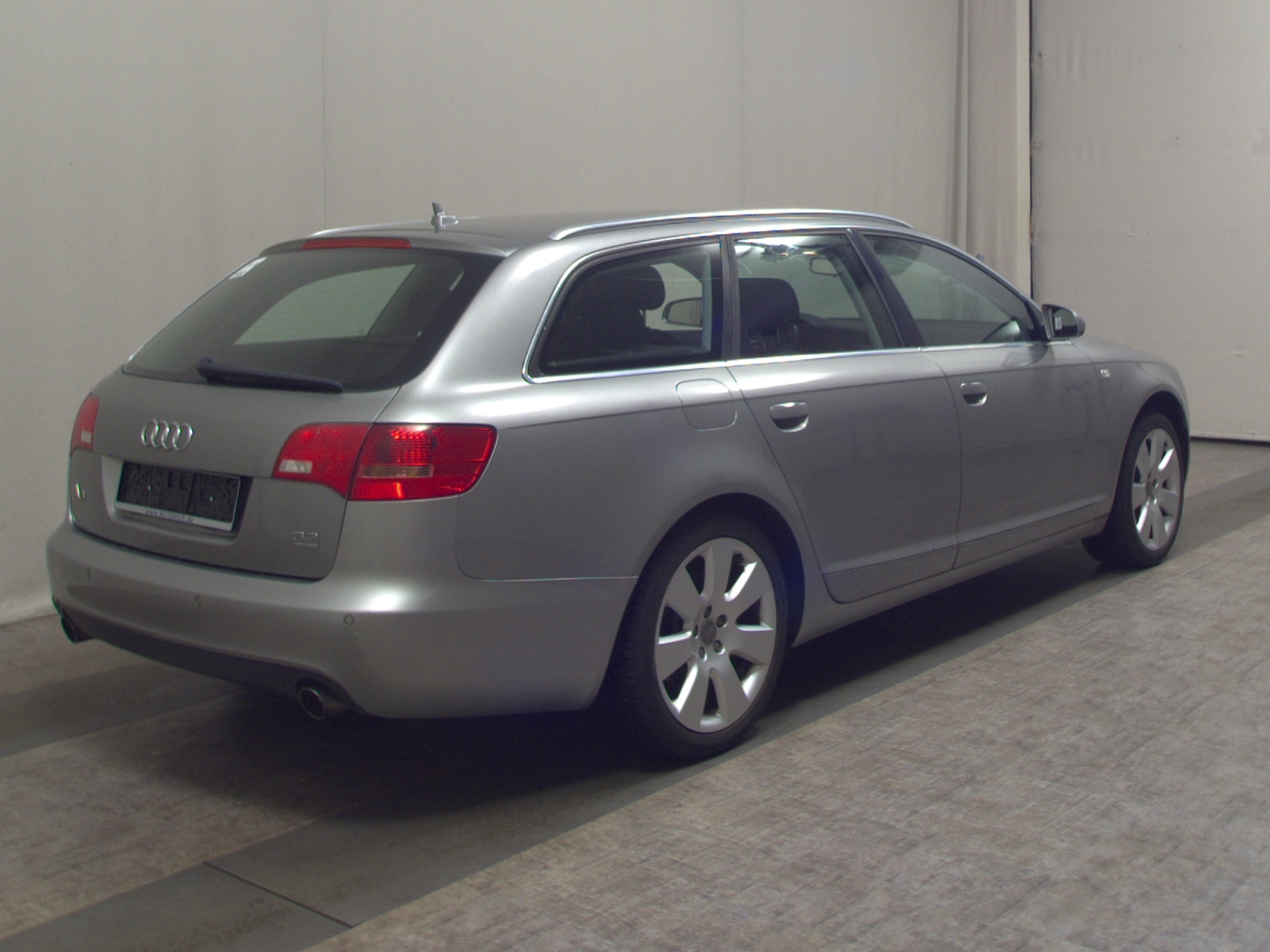 Audi A6 Avant 3.2 Quattro Navi GSD PDC 4