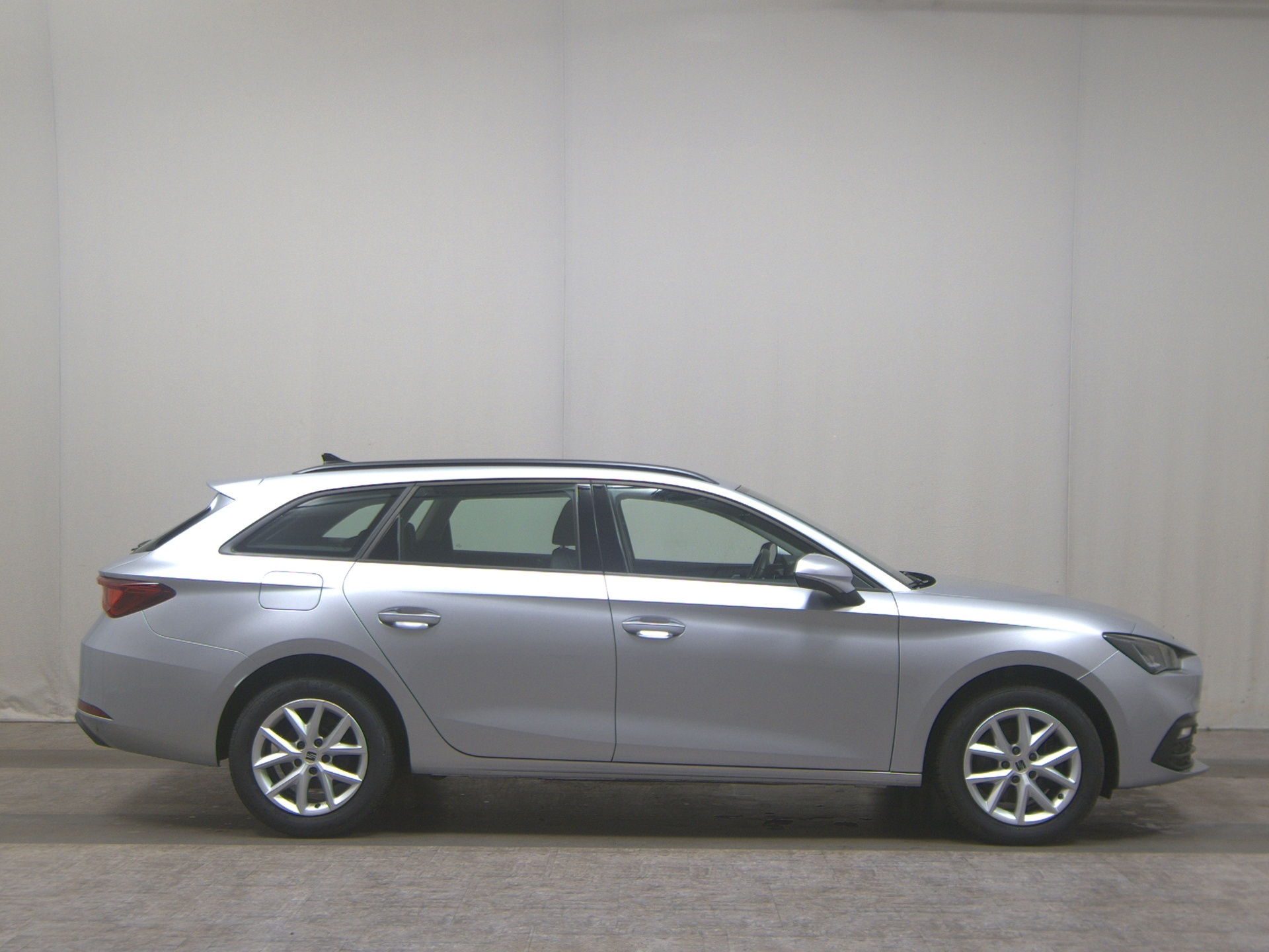 Seat Leon Sportstourer 2.0 TDI Style Navi LED RFK