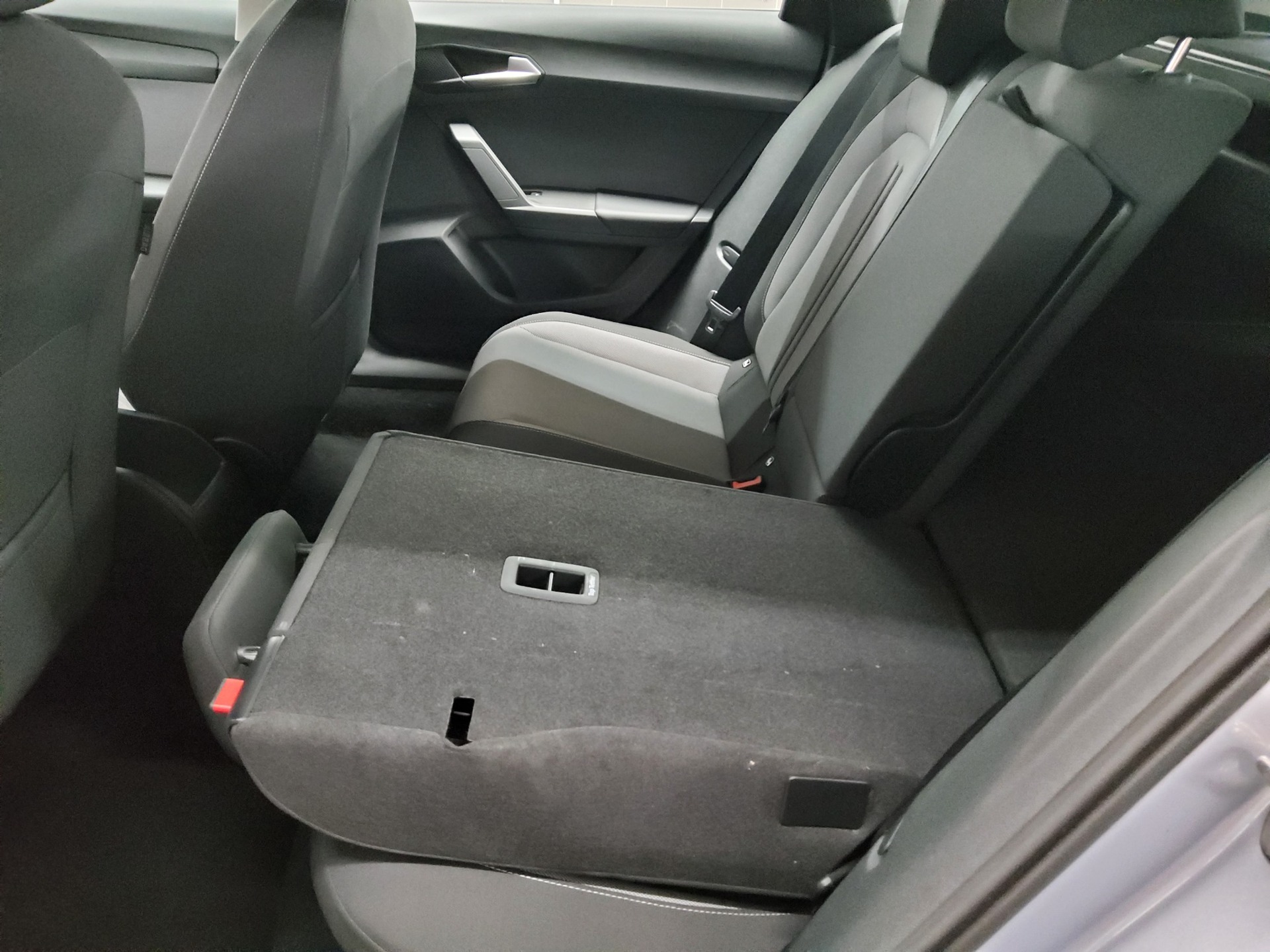 Seat Leon Sportstourer 2.0 TDI Style Navi LED RFK 12