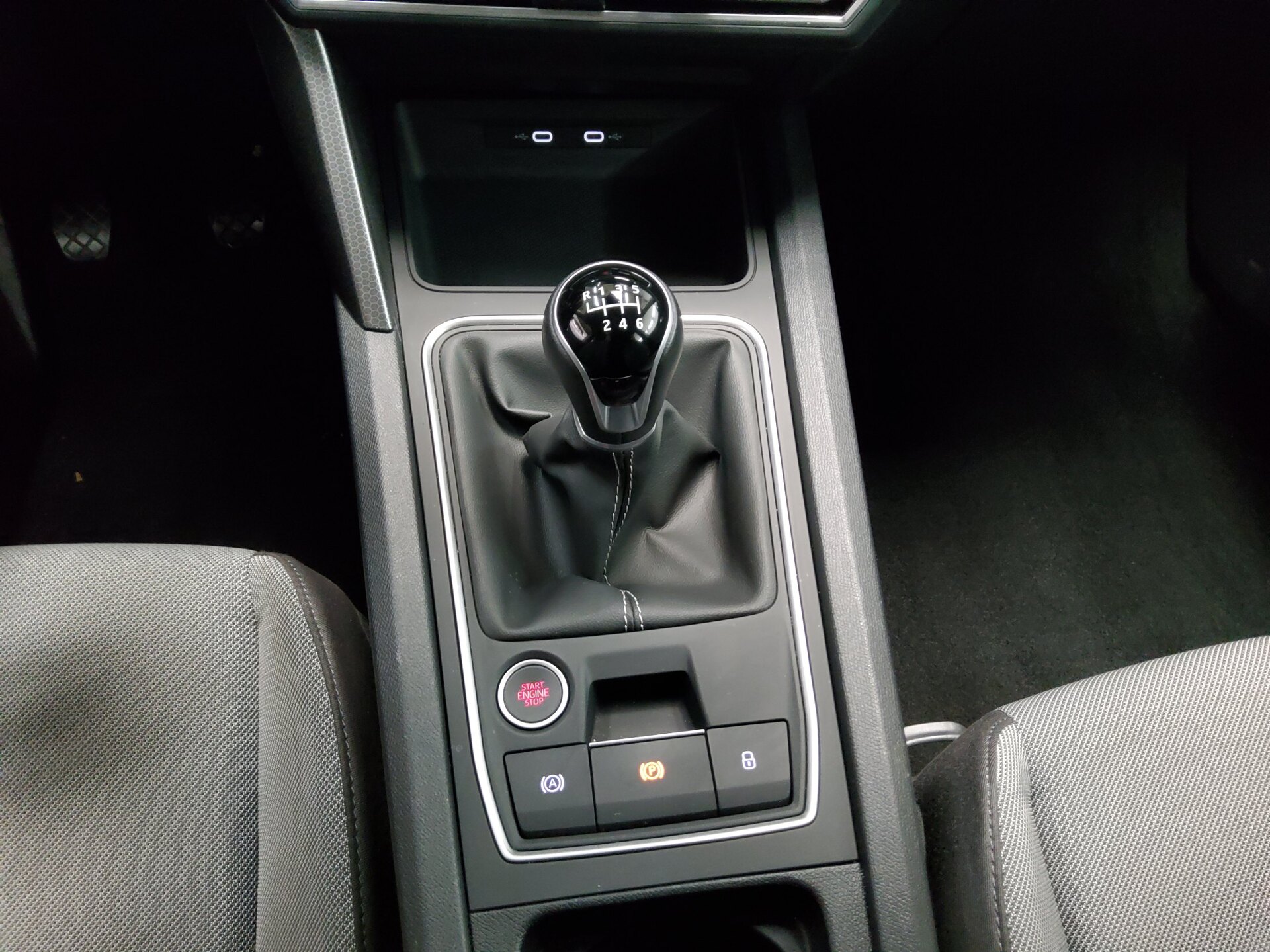 Seat Leon Sportstourer 2.0 TDI Style Navi LED RFK 6